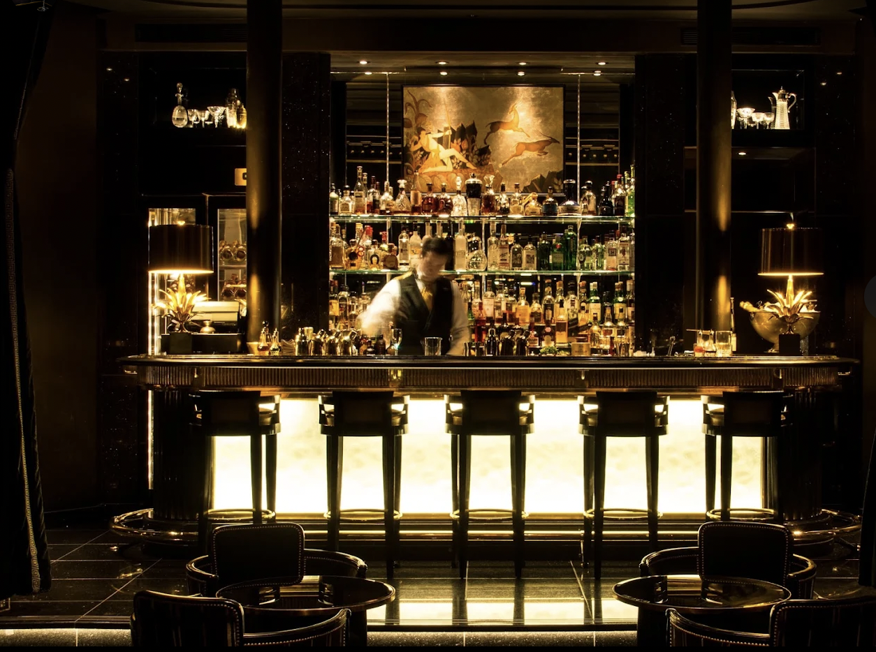 Elegant Beaufort Bar at The Savoy: perfect for cocktail receptions and networking.