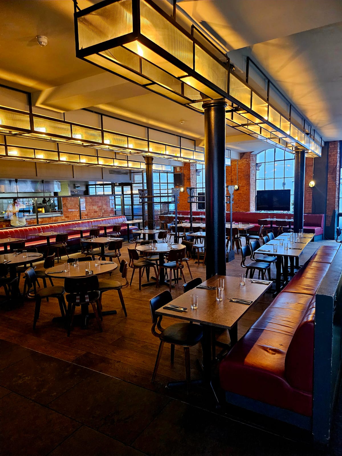 Main Dining Room - a7a69ff0-e5d9-4018-914b-325693001082.jpg