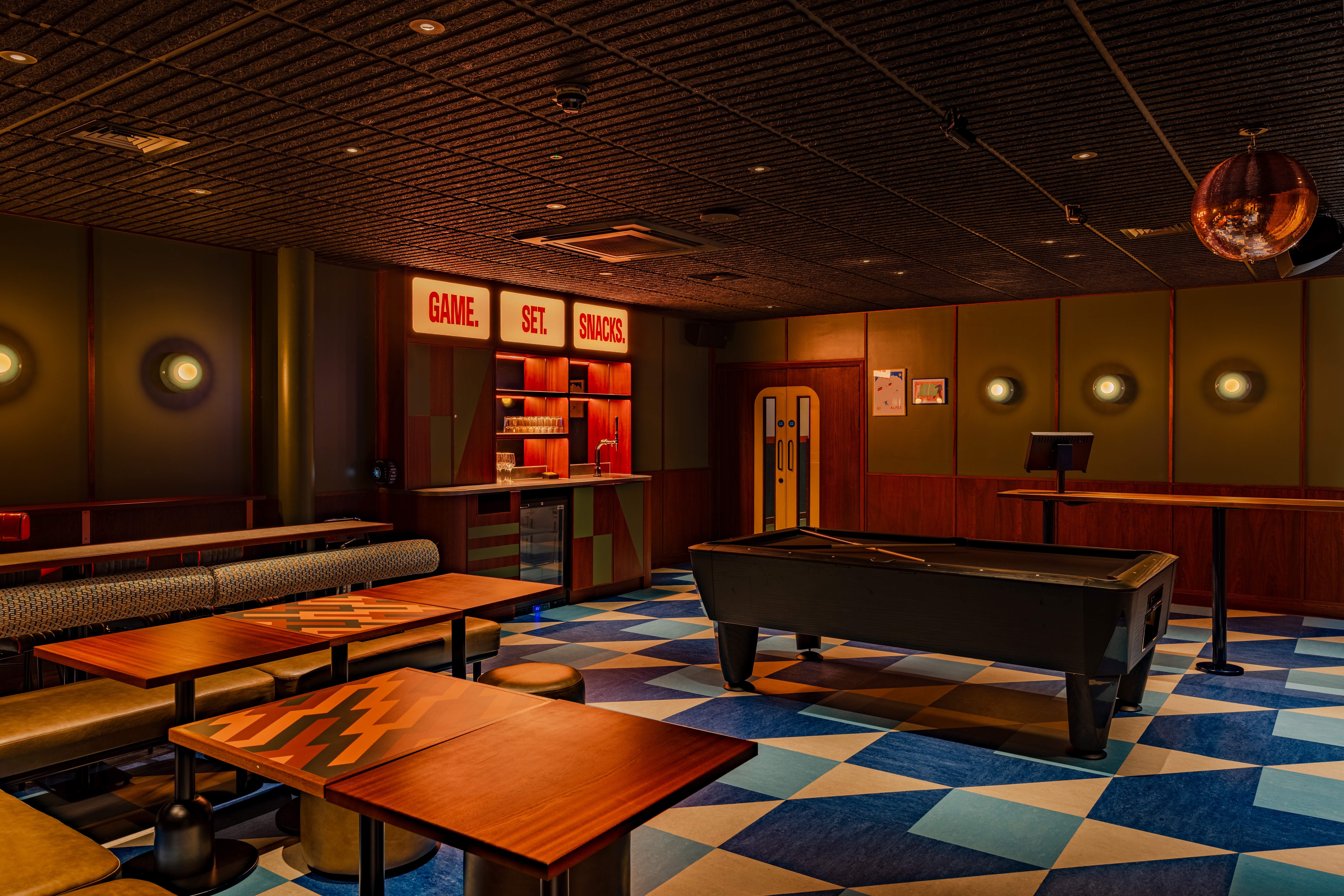KERB Sports Bar - image 6