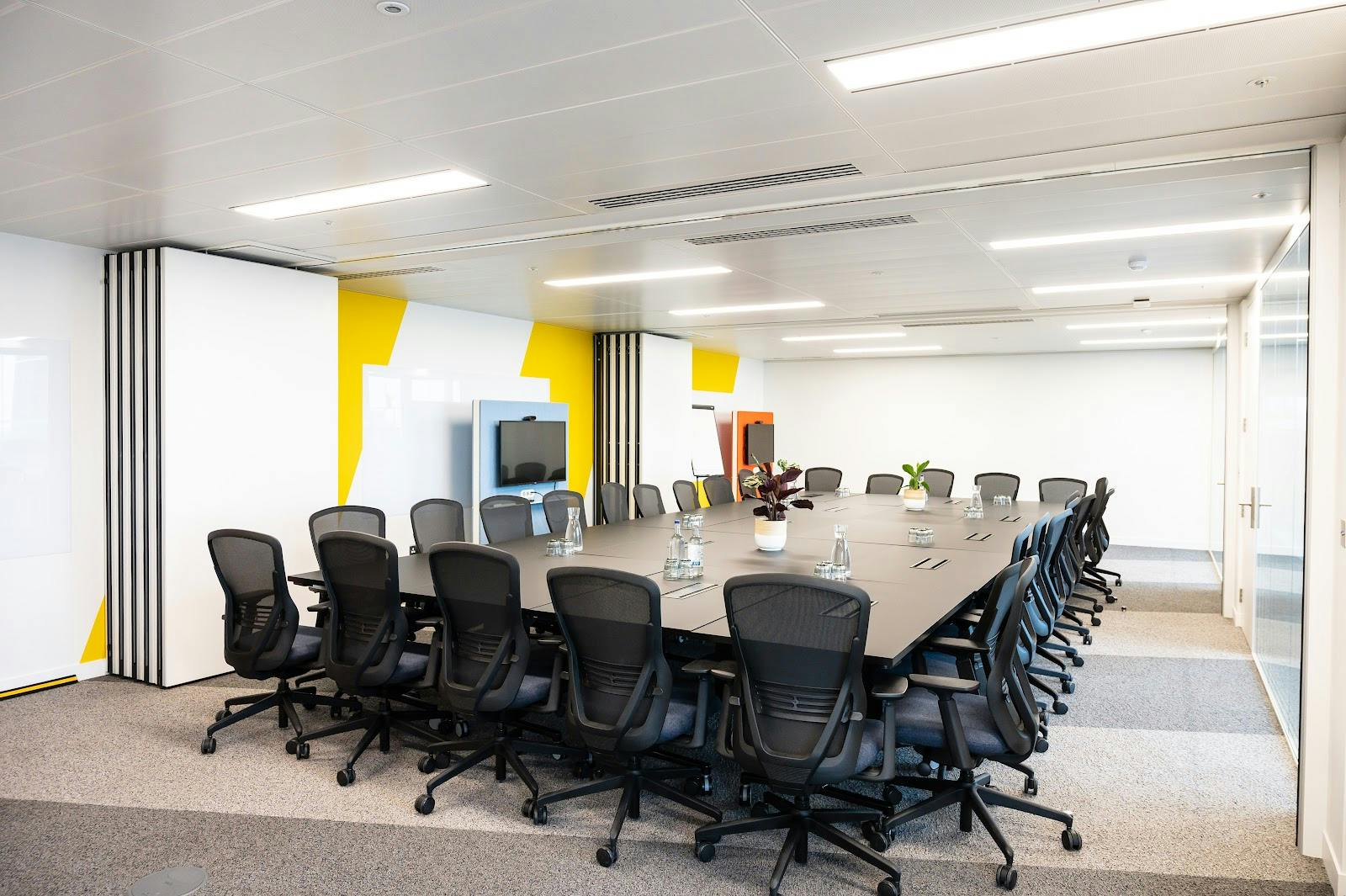 XCHG - >XCHG Spaces</a>