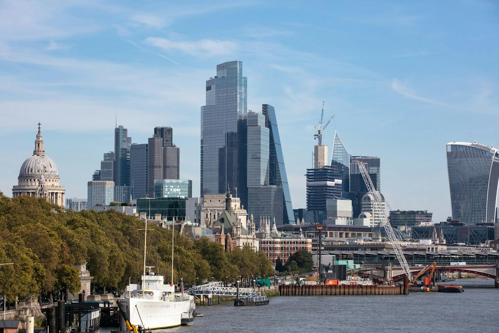 XCHG - >XCHG Spaces</a>