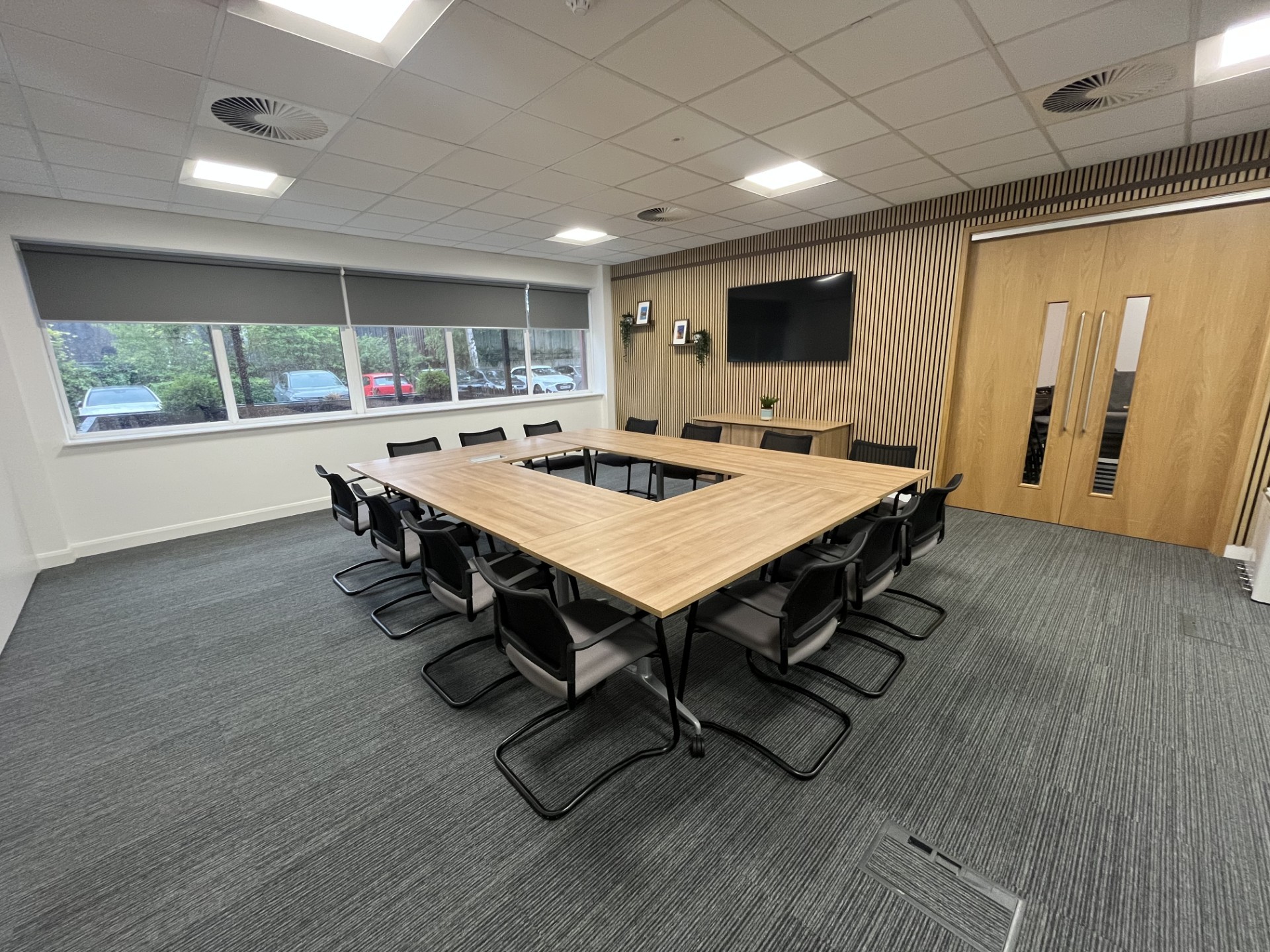 Meeting Room / Boardroom - 6de30b18-cf7c-428a-a7c1-a424c3582445.jpg