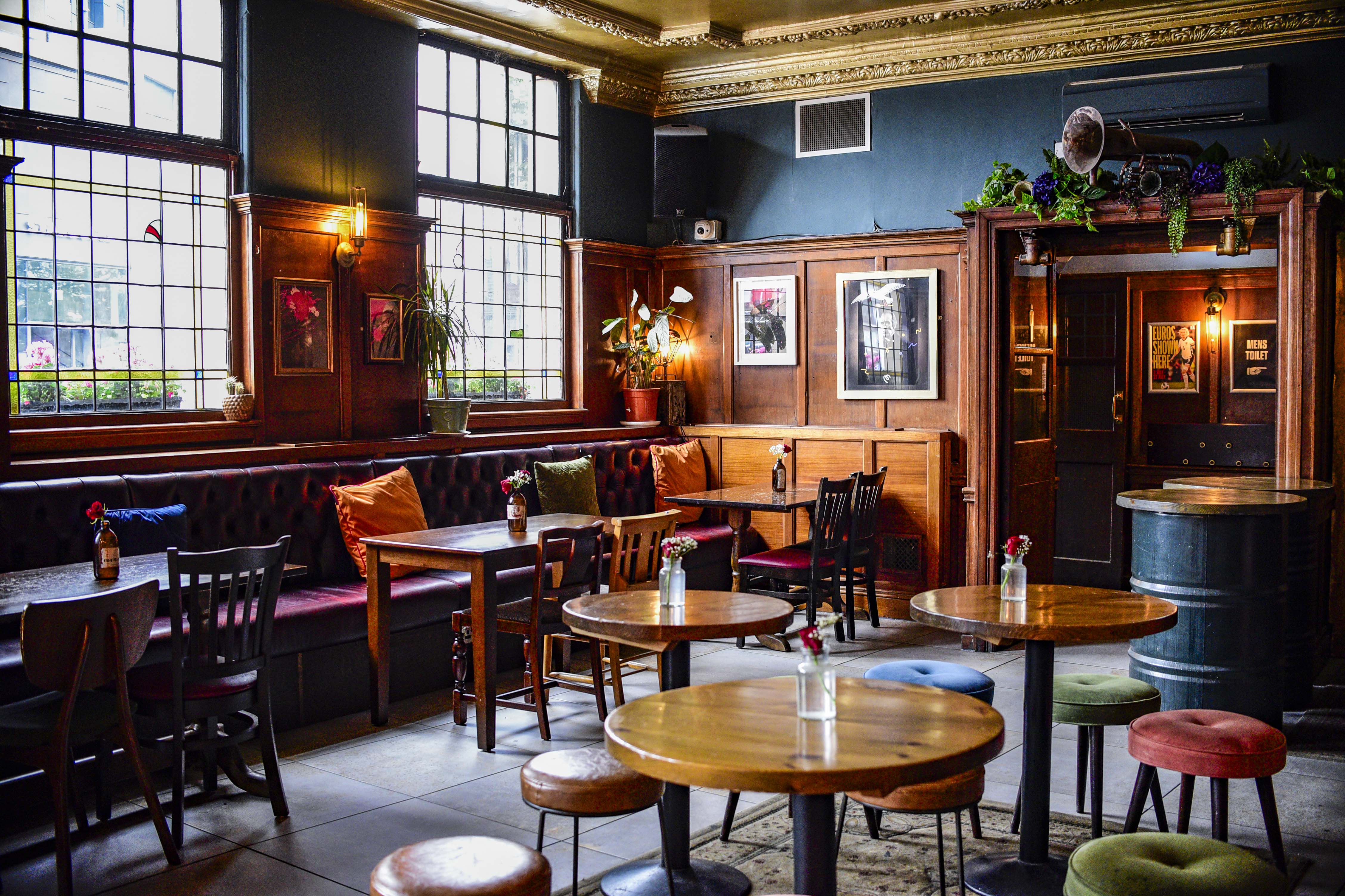 Bar - ed5c0812-9f5e-4a26-b516-95bc3a50cc68.jpg