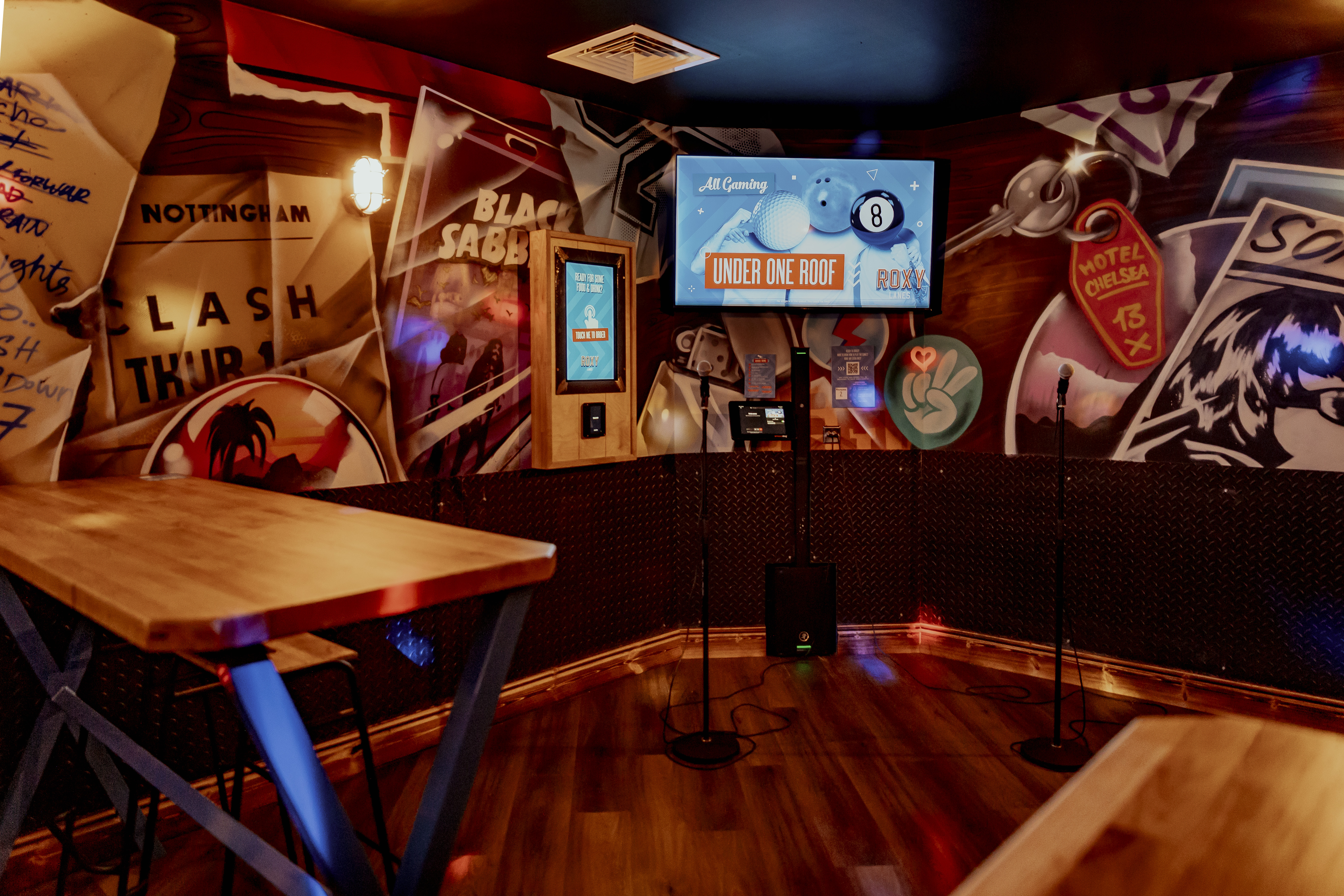 Karaoke Room - dfbe67fd-487b-4f3f-a779-b8107eb7bee3.jpg