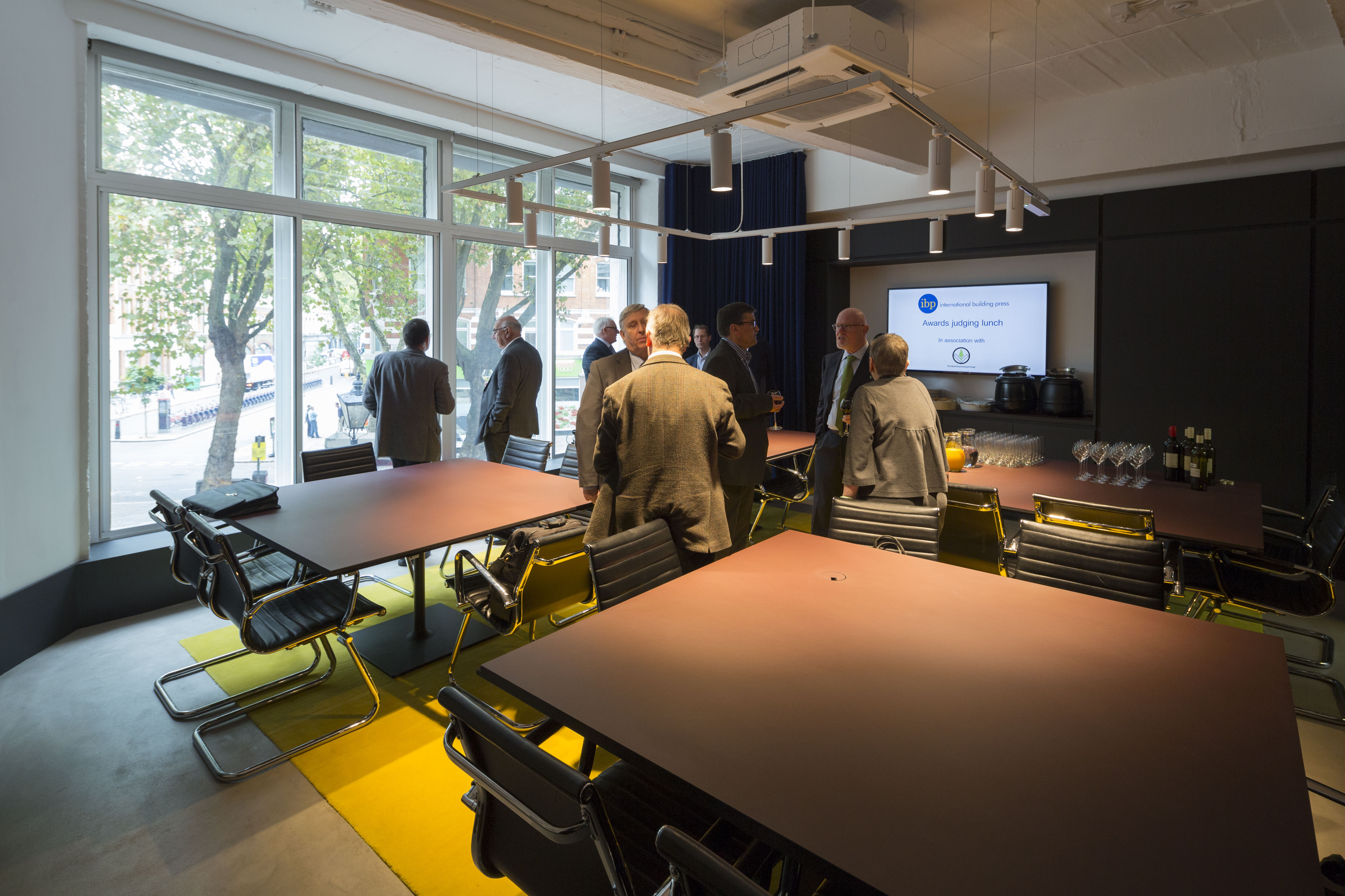 Boardroom - 36fb7dd0-b00f-4876-85c4-3f394b087d0f.JPG