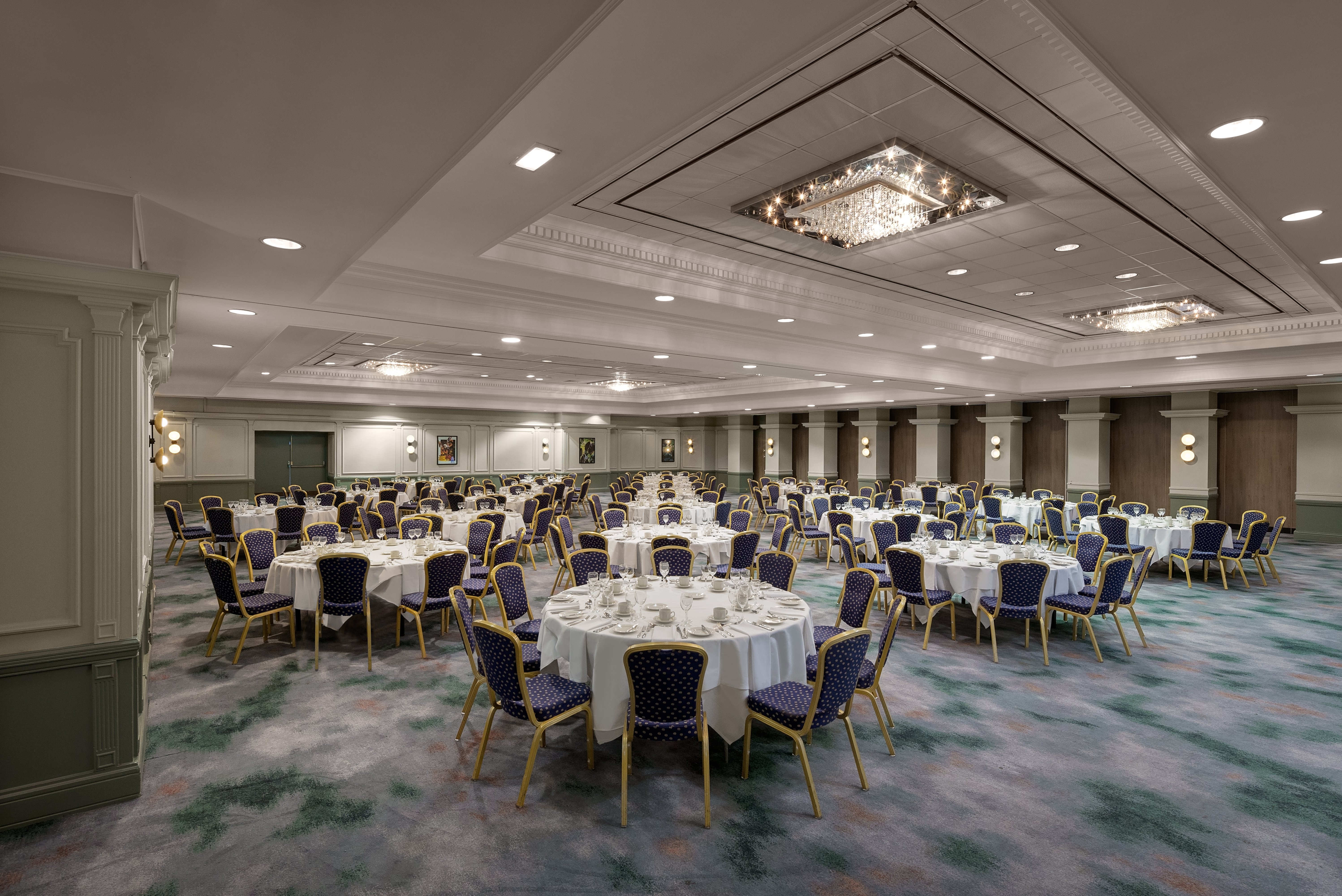 Elegant banquet hall in DoubleTree Brighton, perfect for weddings and conferences.