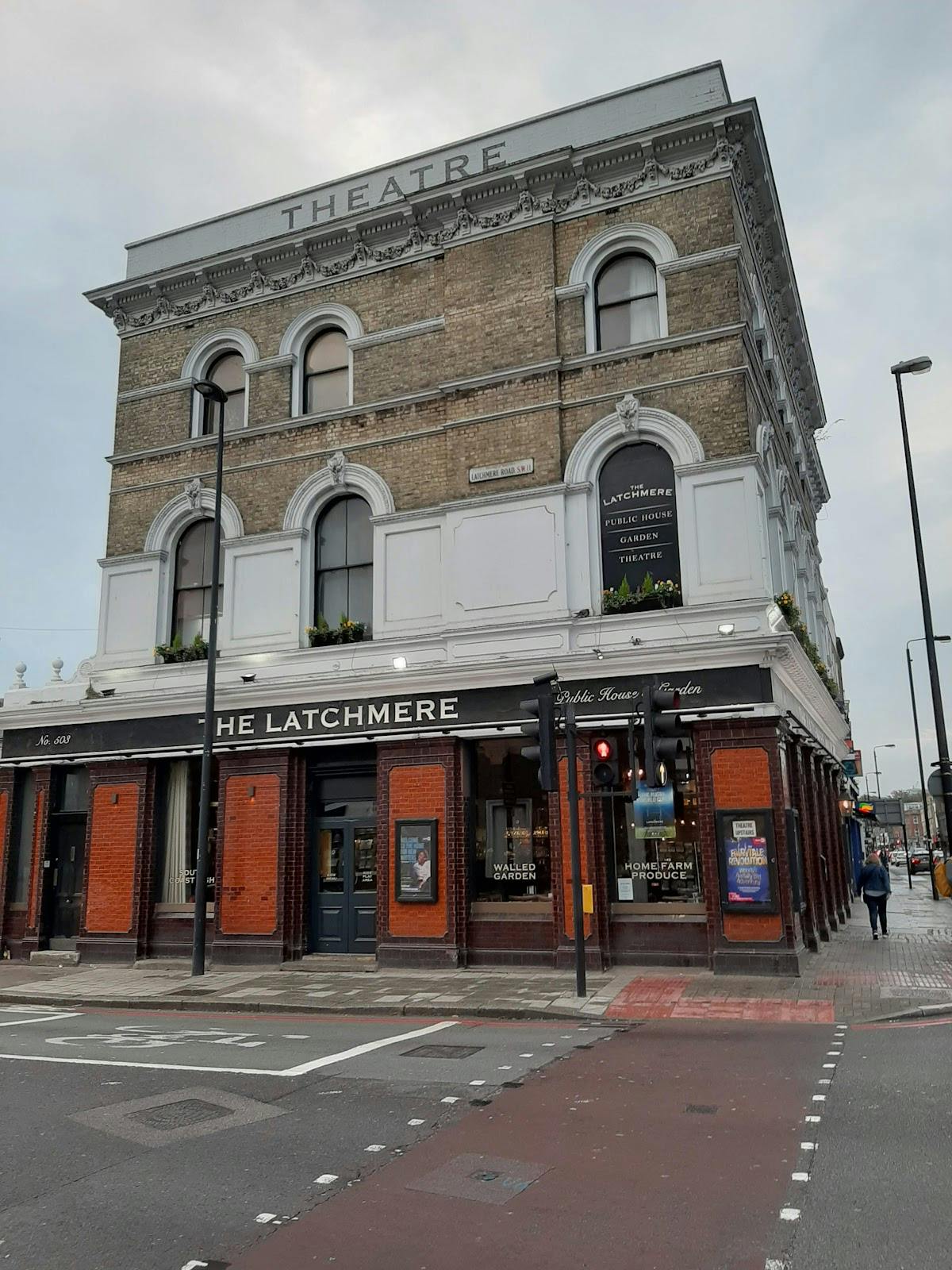 503Studio - >MICHAEL THEOBALD</a>