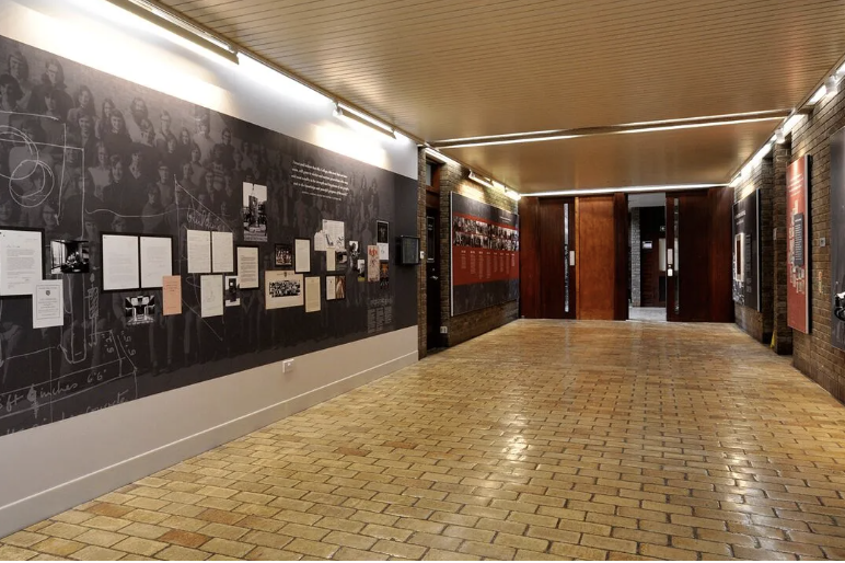 Magdalene College Wolfson Hall event corridor networking space