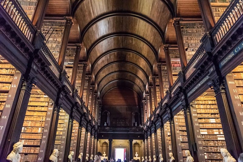 Main Hall library with vaulted ceilings, ideal for conferences and networking events.