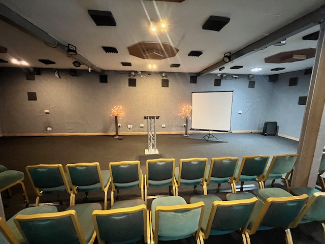 Premier Room 2 at Robannas Studios, minimalist design for presentations and meetings.