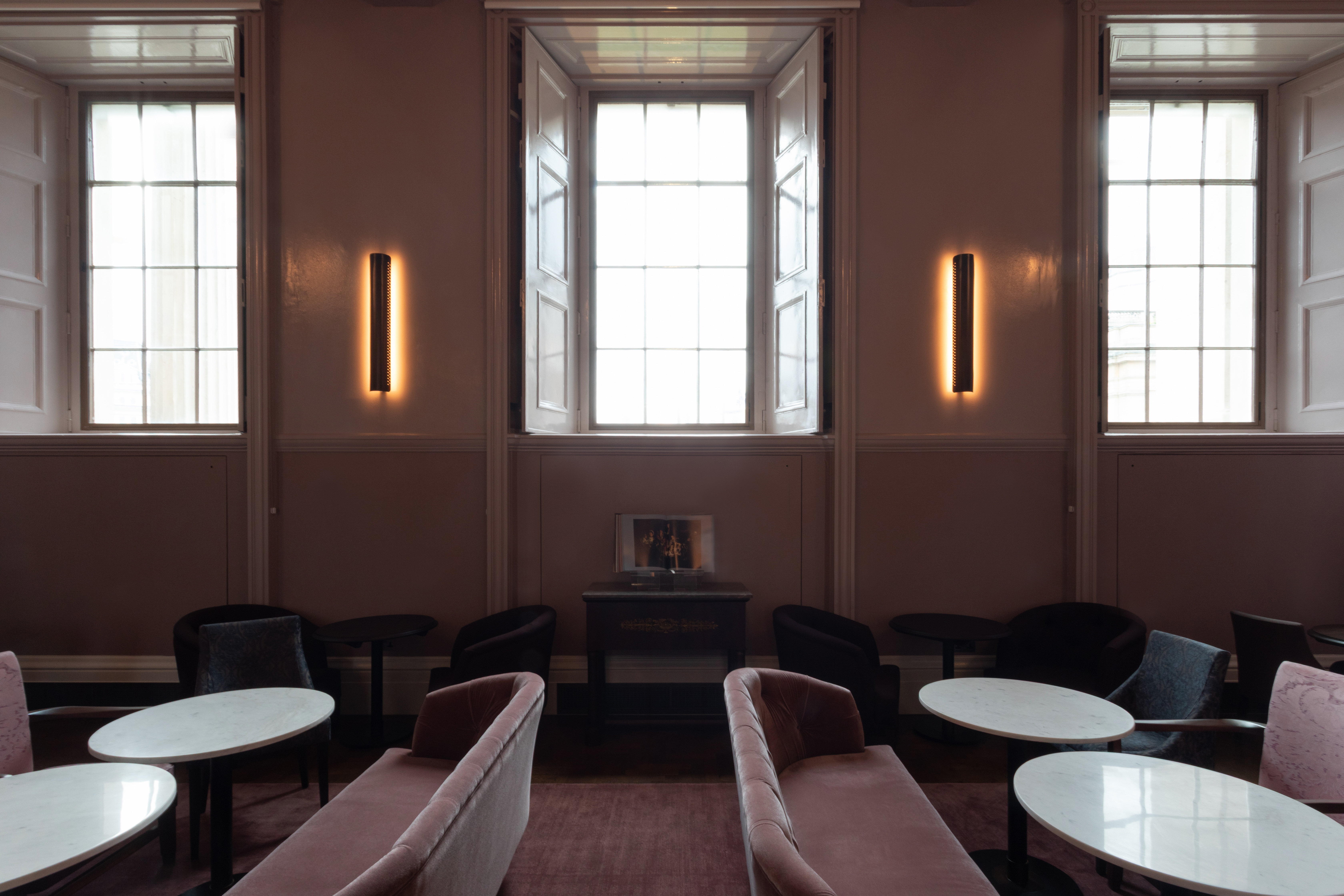 Stylish Supporters' House Salon in The National Gallery, ideal for networking events and workshops.