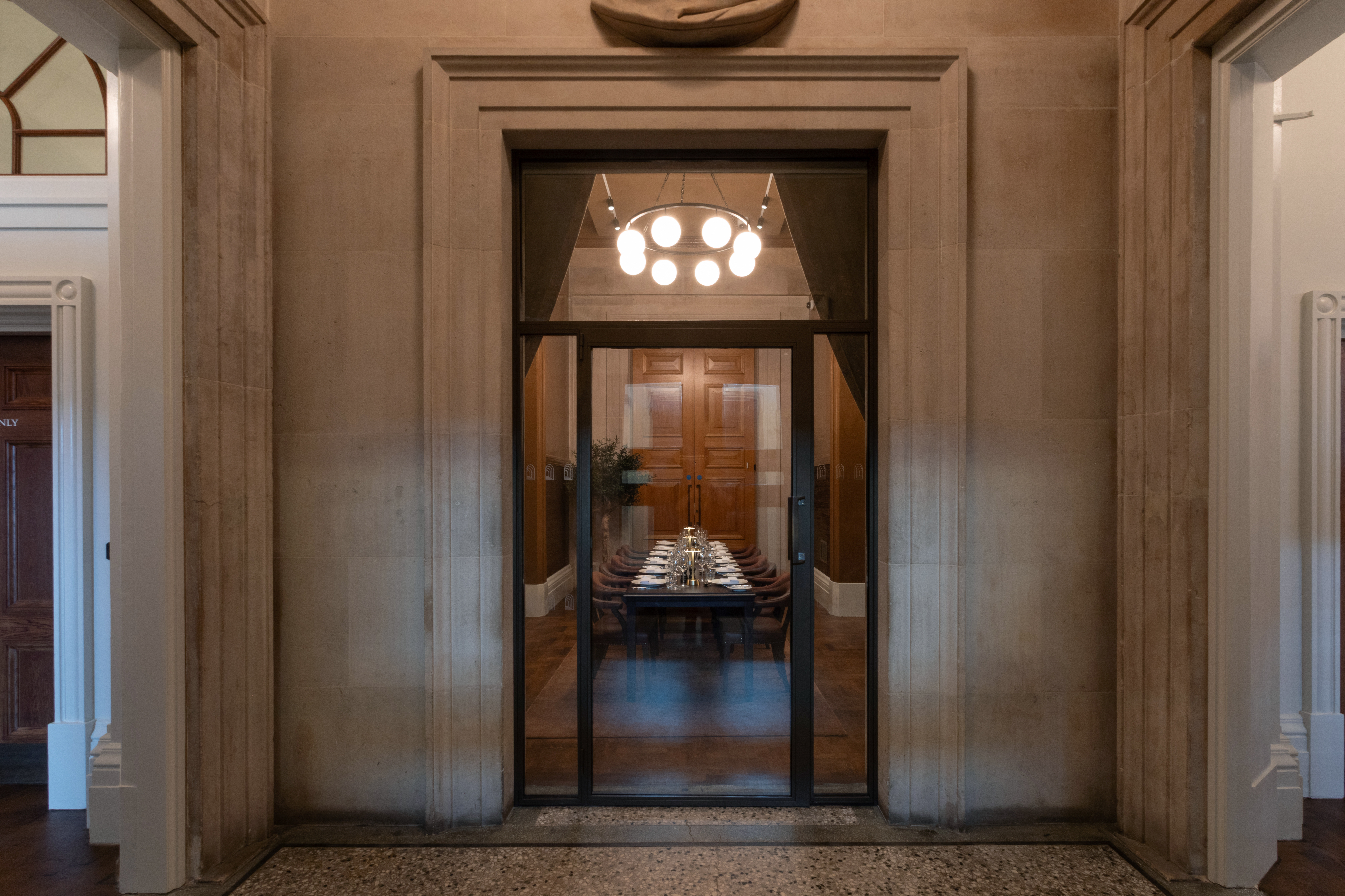 Elegant Supporters' House dining room at National Gallery for corporate gatherings.