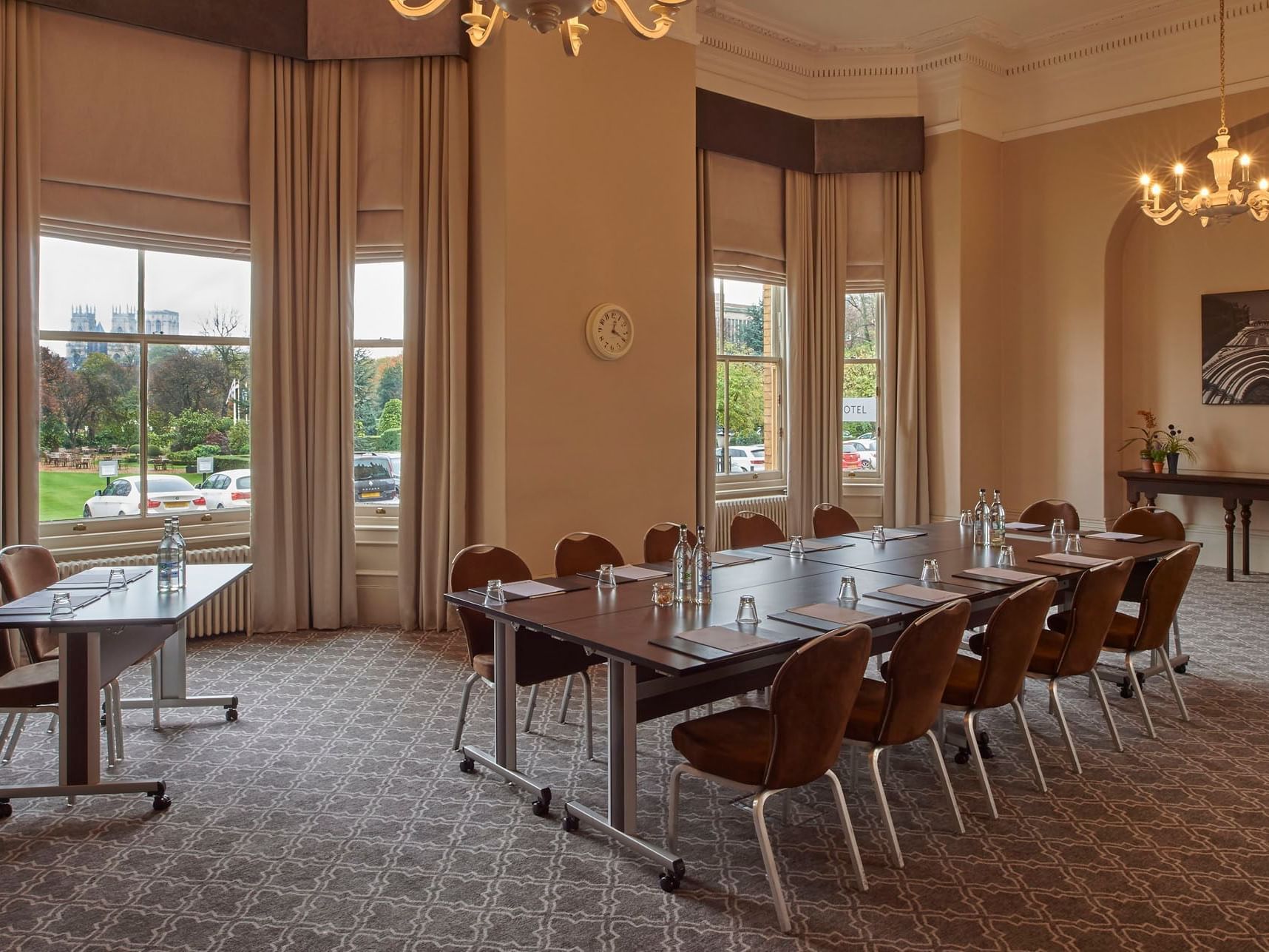 Elegant meeting room in Milner York with natural light, perfect for workshops and strategic meetings.