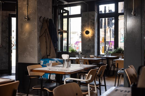 Industrial restaurant space in Forbici, perfect for networking lunches and corporate events.