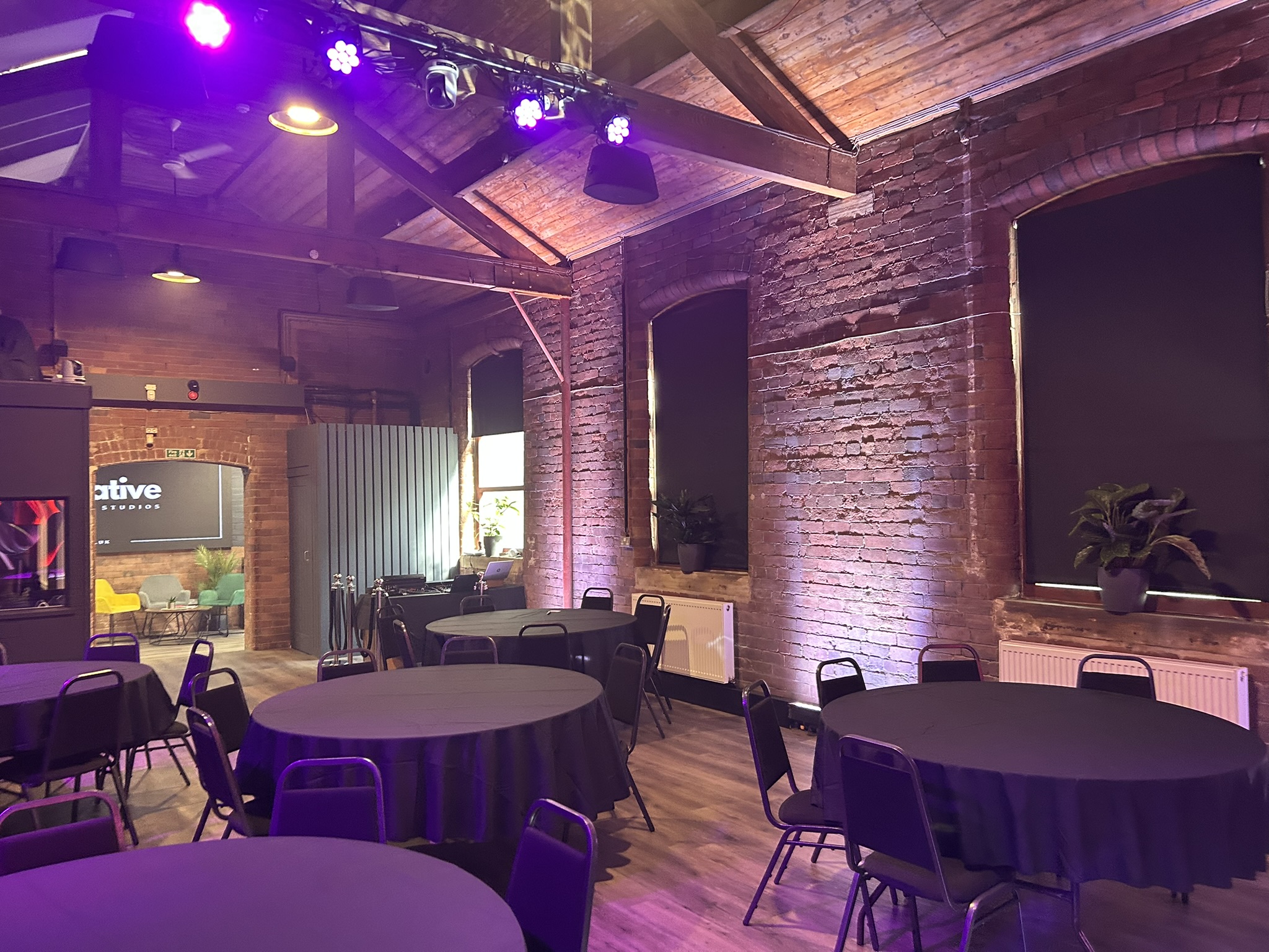 UTS Creative Studios - 1048d419-d640-4267-b80d-59de0e845198.JPEG