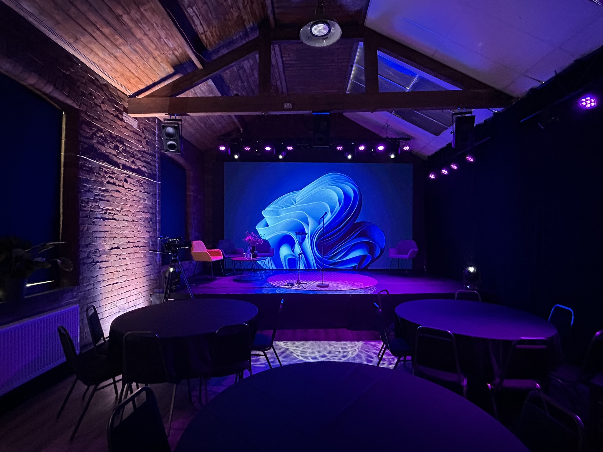 UTS Creative Studios - 30f8dbdd-3ff2-490e-96bd-e8a4c403787f.JPEG