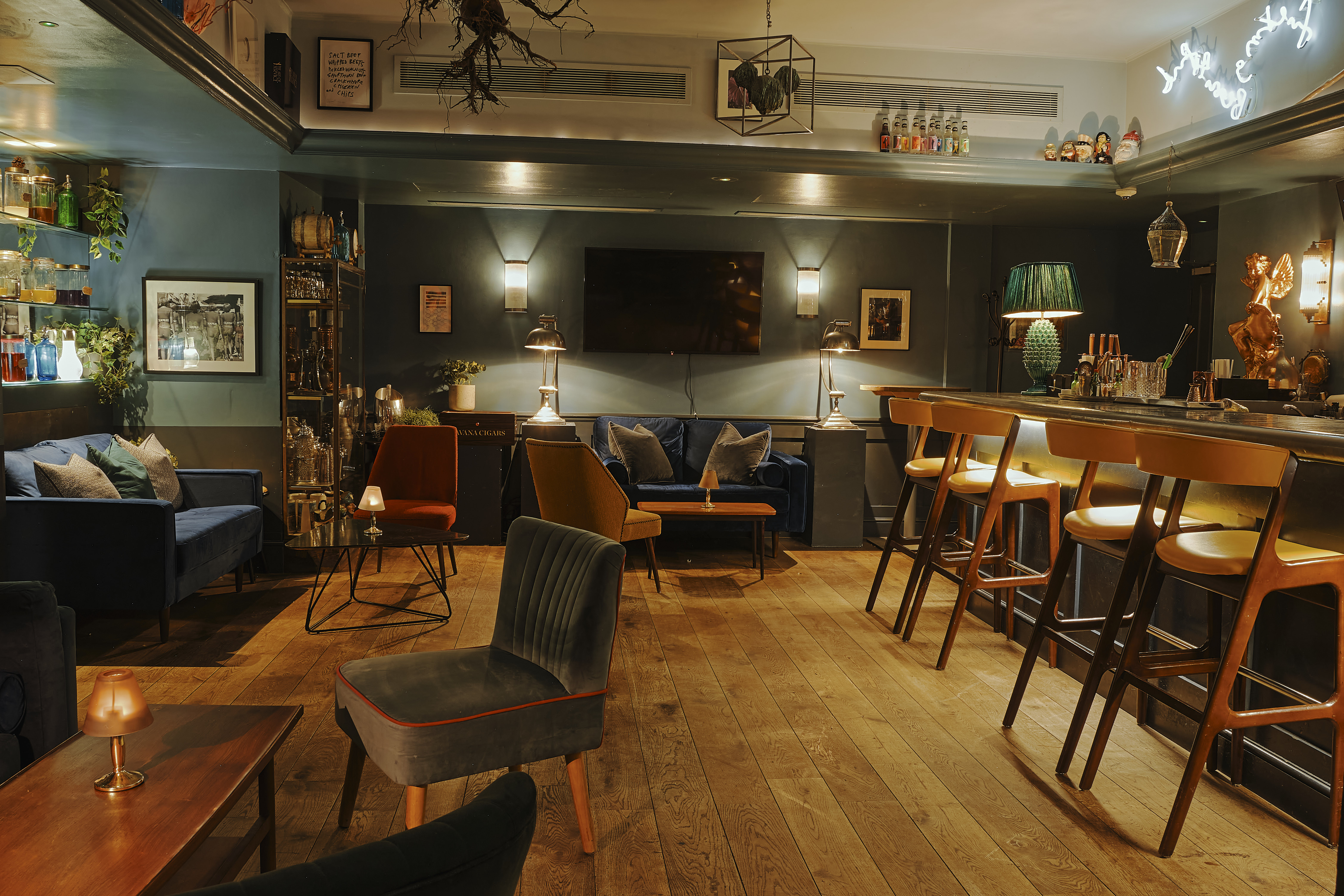 Lombard Club - c3545668-cb47-475e-b3a7-6430e8c8306e.jpg