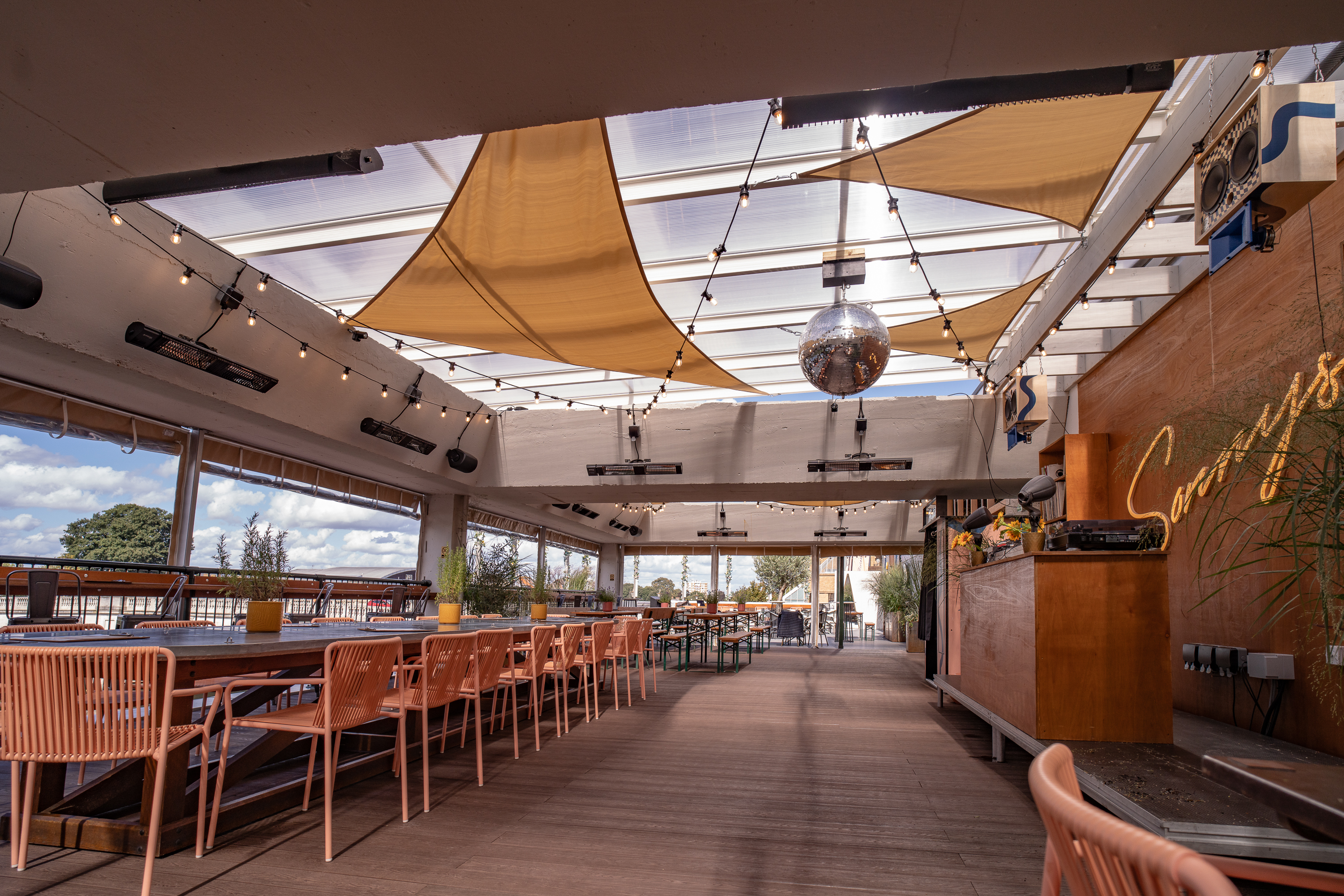 Rooftop Terrace - ca69d17f-23e2-4e66-82a5-5cd663f70839.jpg