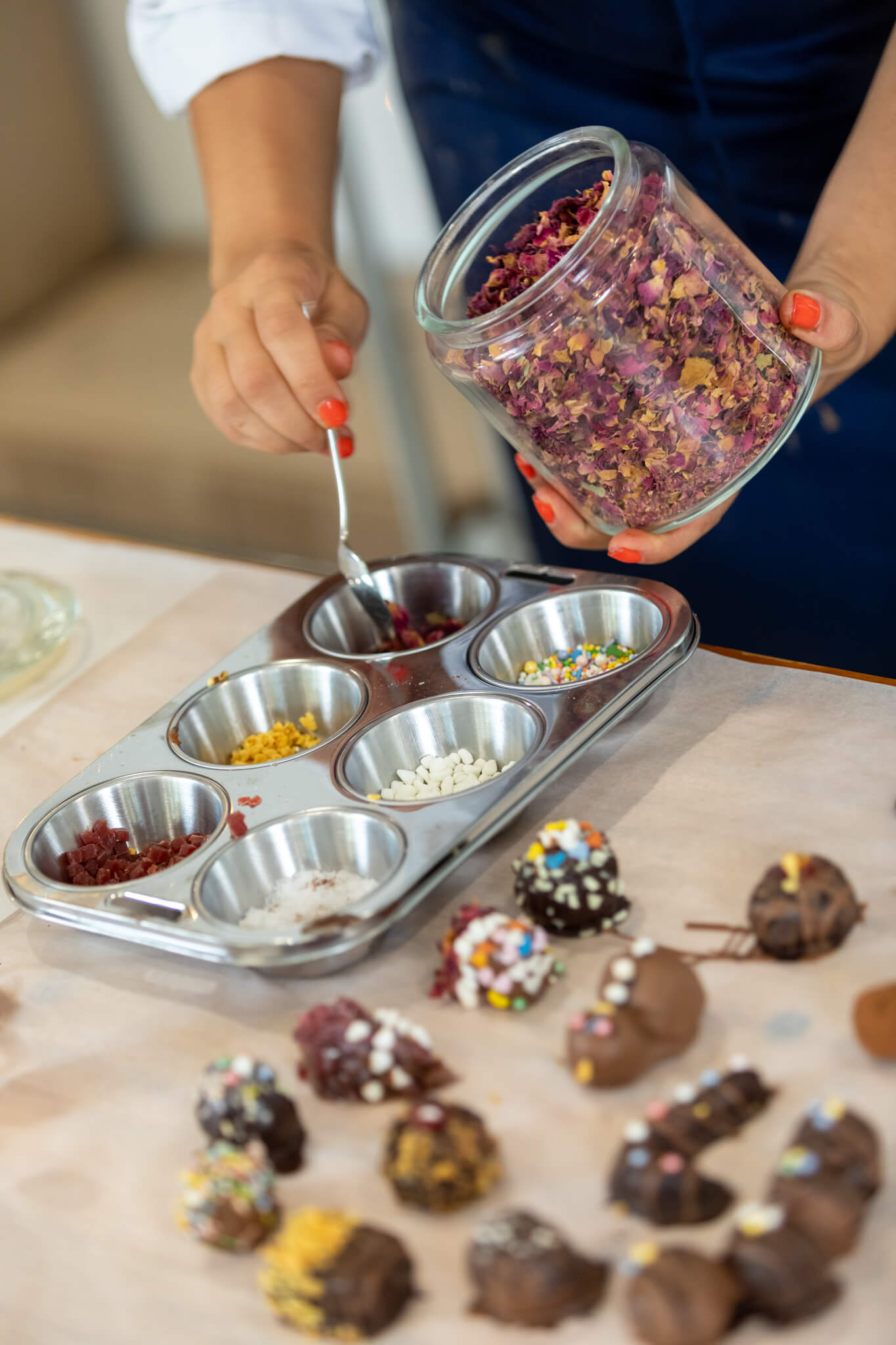 The Chocoholic | Craft truffles & chocolate bark in a fun hands-on workshop  – mychocolate-experiences