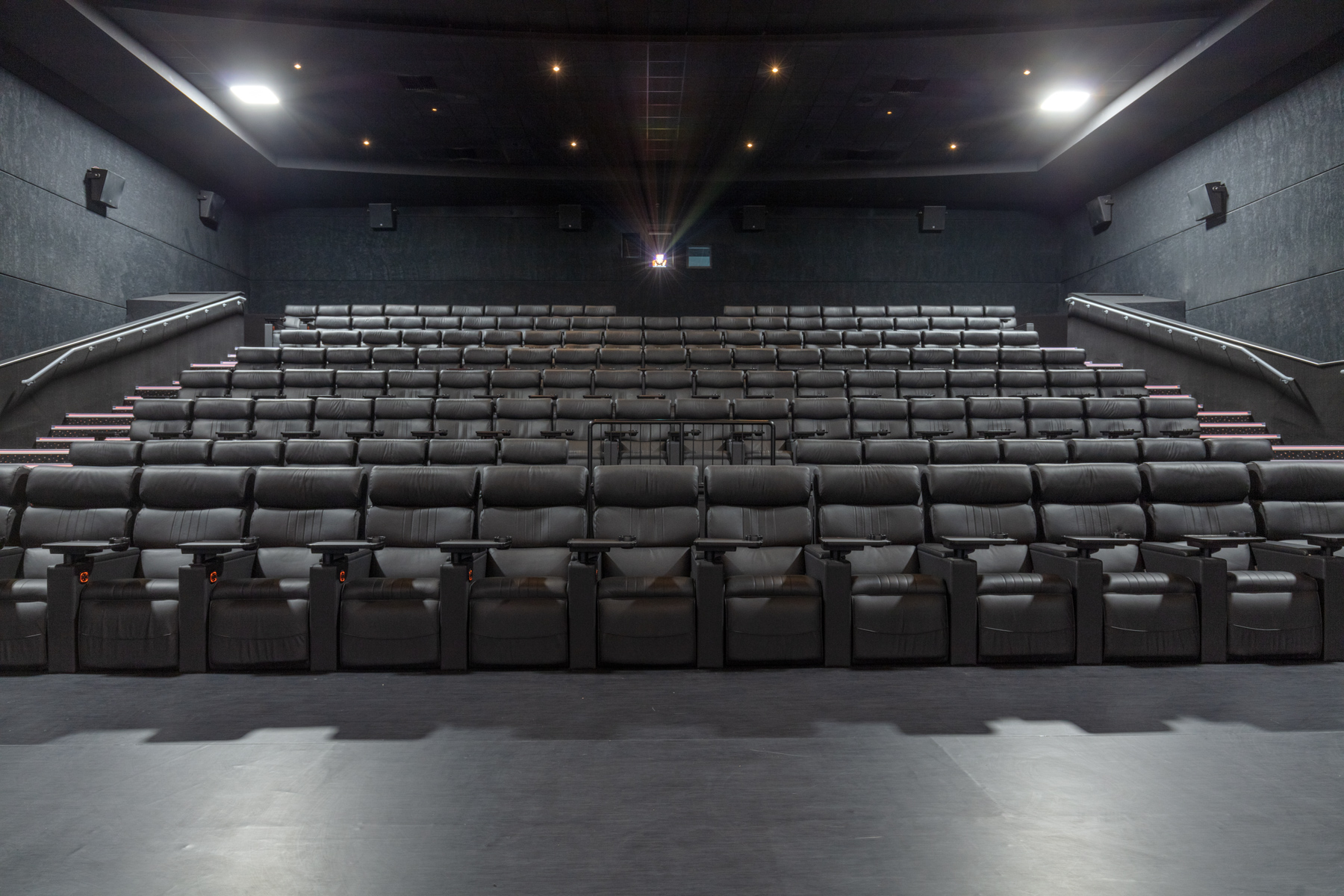 Cinema Screens - e665658f-a68d-4198-bbe6-34a97f1a5c37.jpg