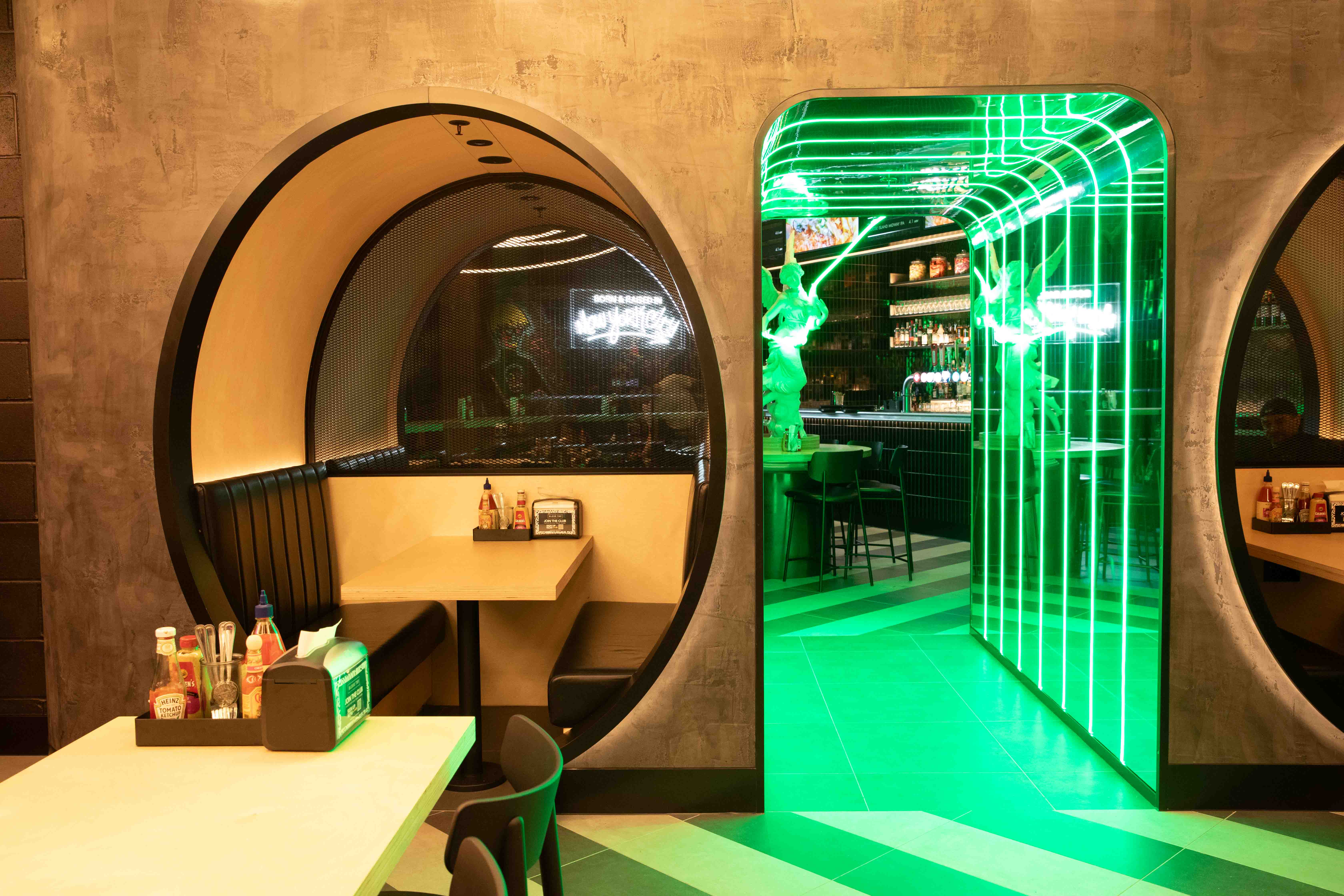 CrazyShake Restaurant - 5b283dad-c319-4c72-8377-122e186546c6.JPG