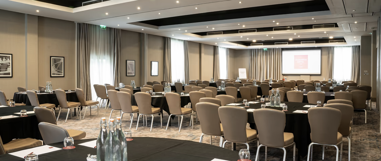 University Suite at Leonardo Royal Hotel Oxford, spacious meeting room for events and conferences.