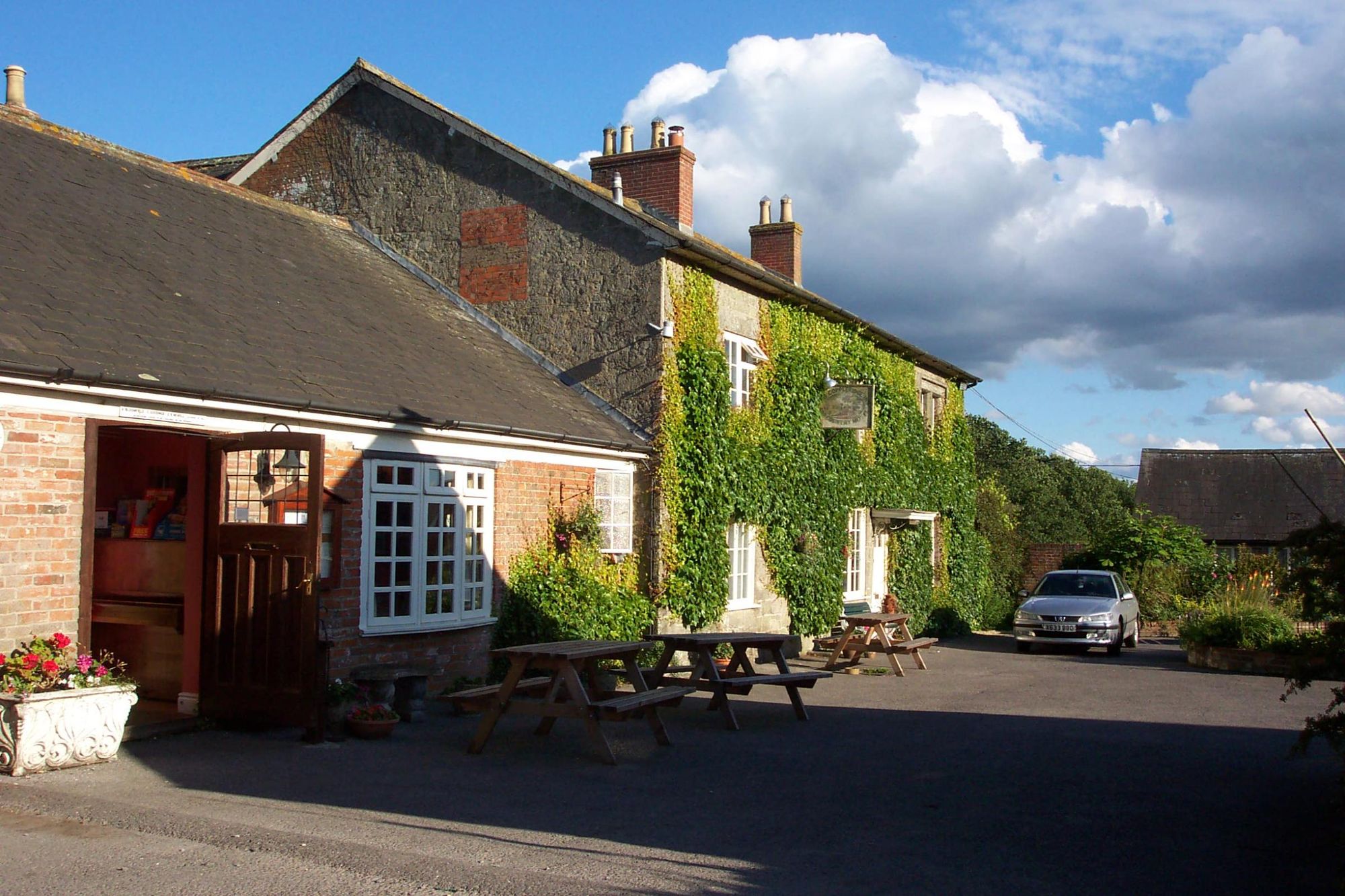 Coppleridge Inn, Motcombe - CAMRA - The Campaign for Real Ale