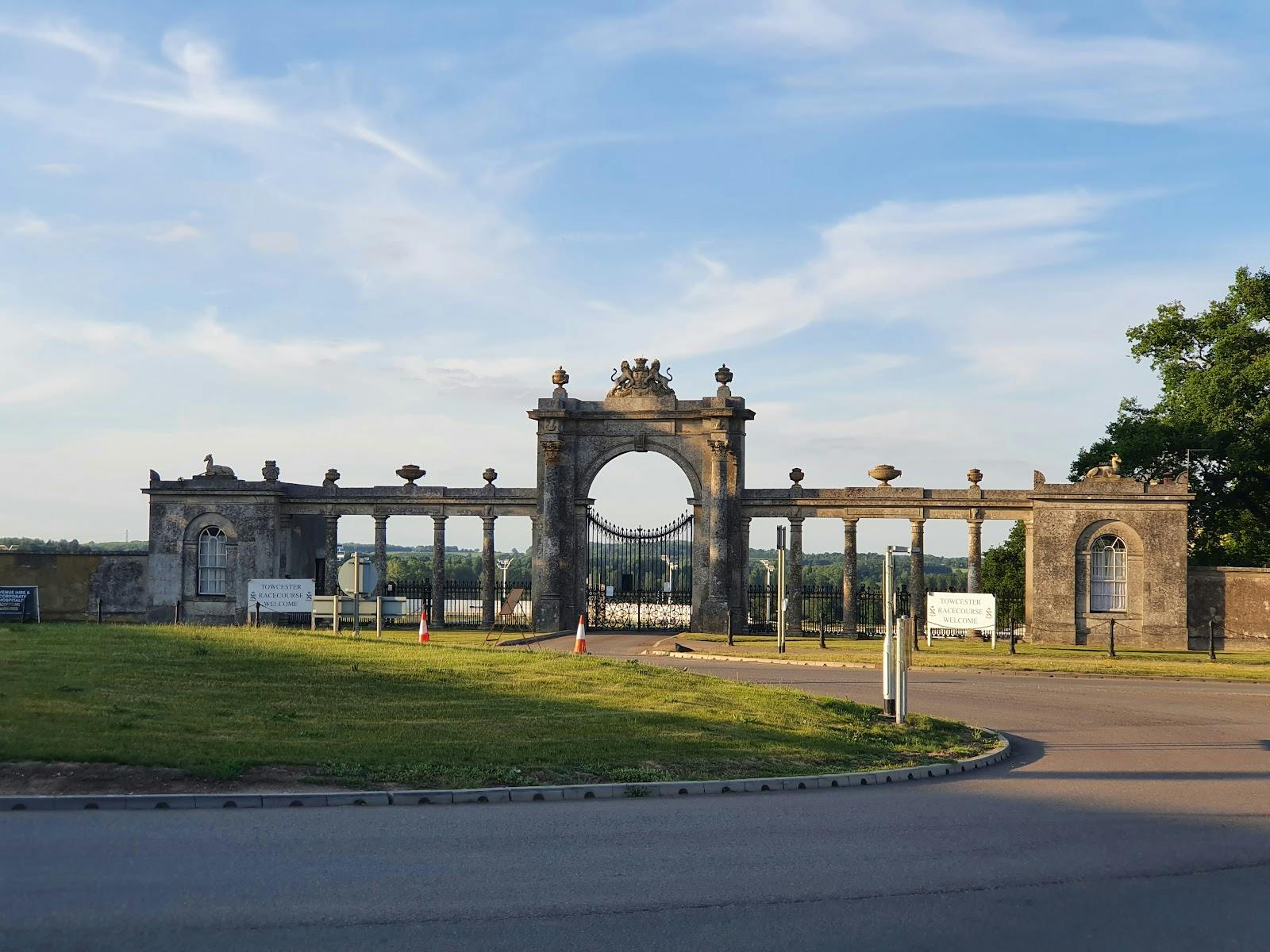 Towcester Racecourse - >Ags</a>