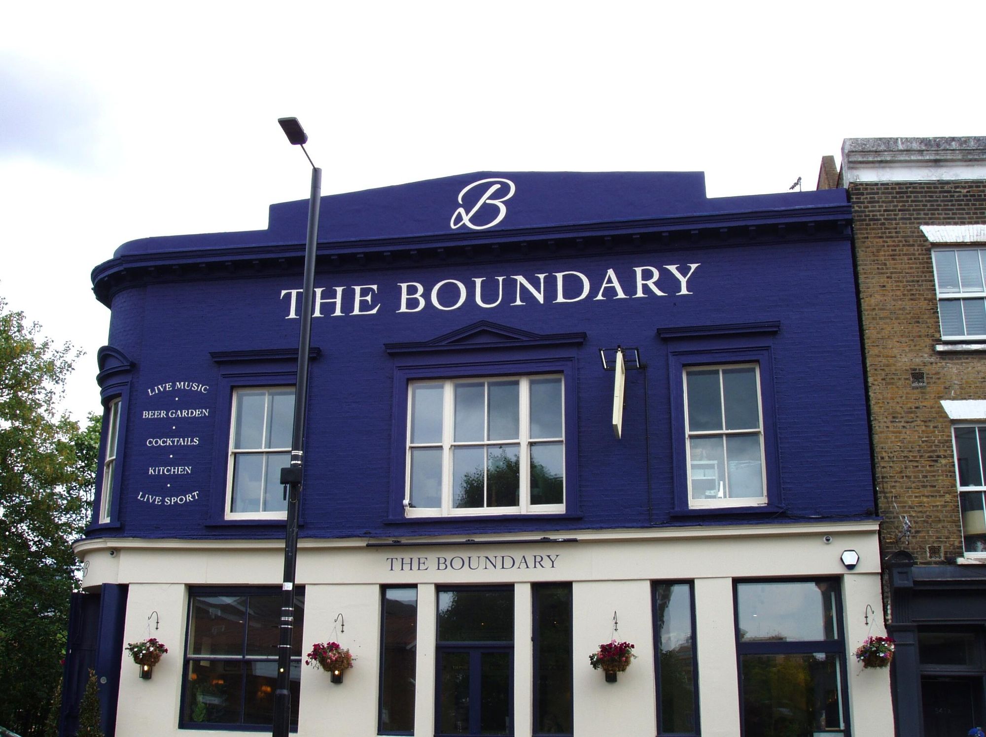 Beer garden at The Boundary SW6 for informal networking and team building events.