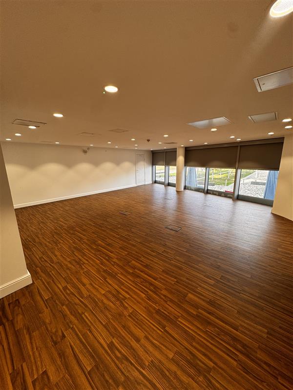 Spacious Mezzanine event space in London Cable Car, perfect for corporate meetings and social events.