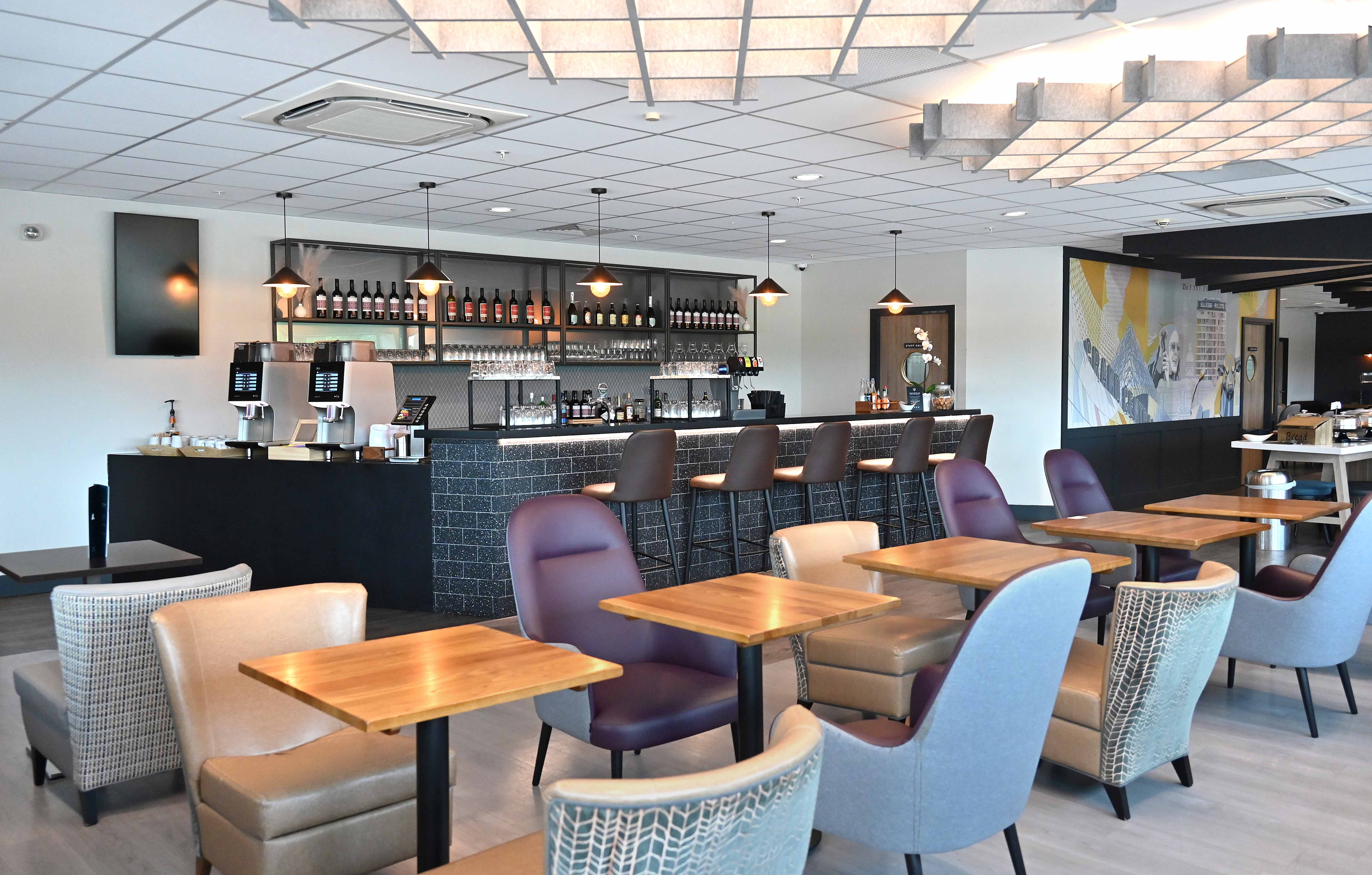 Oriri Lounge with bar and seating, perfect for networking events and corporate conferences.