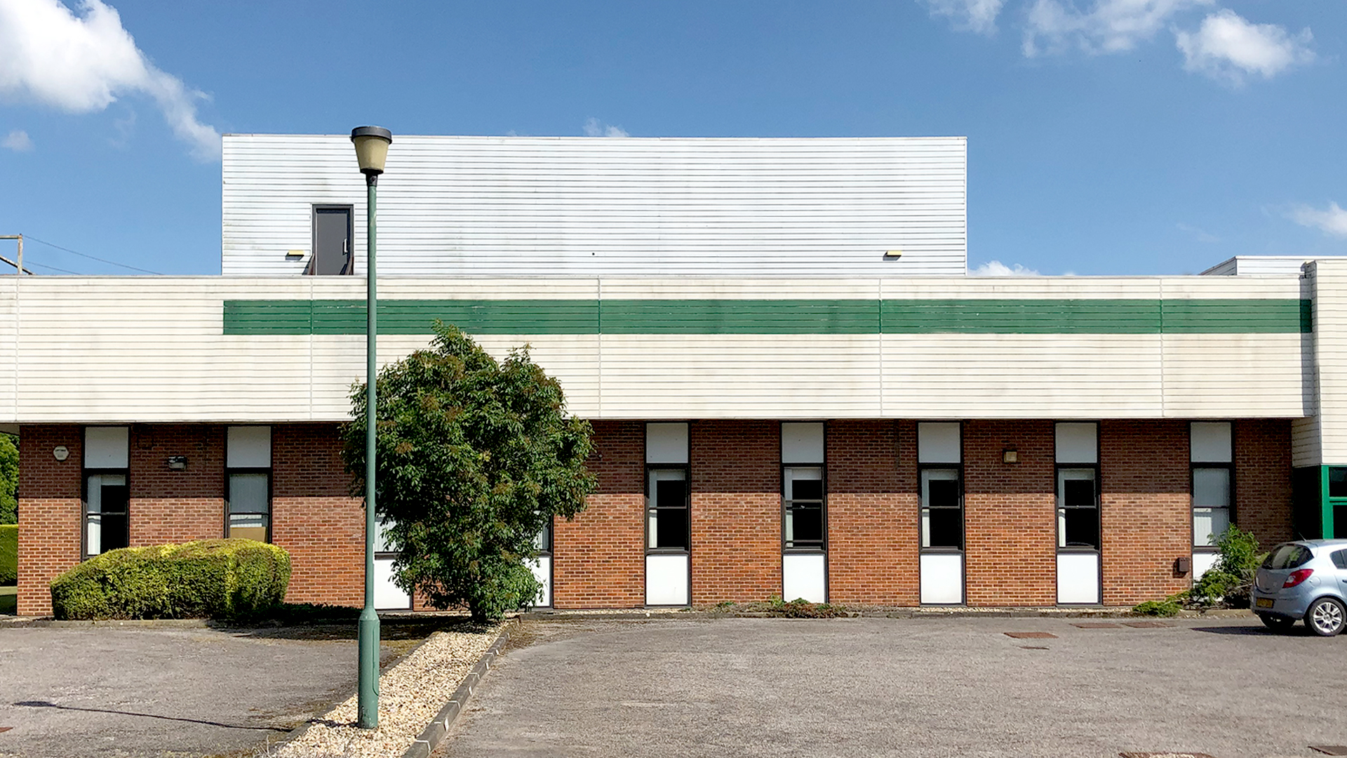 Lab & Office Building With Mezzanine Floor - Pioneer Group