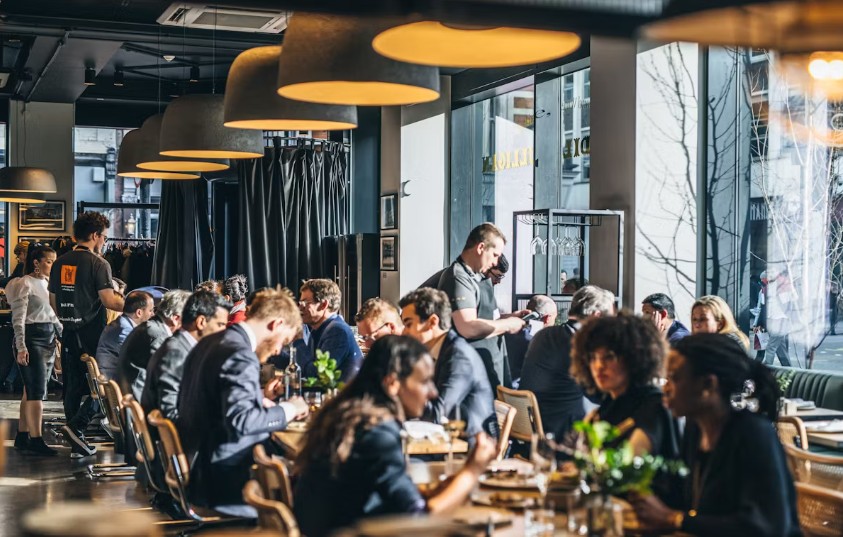 Restaurant - 8c04be80-2600-4ac3-a7b7-ae52b1b8b86d.jpg