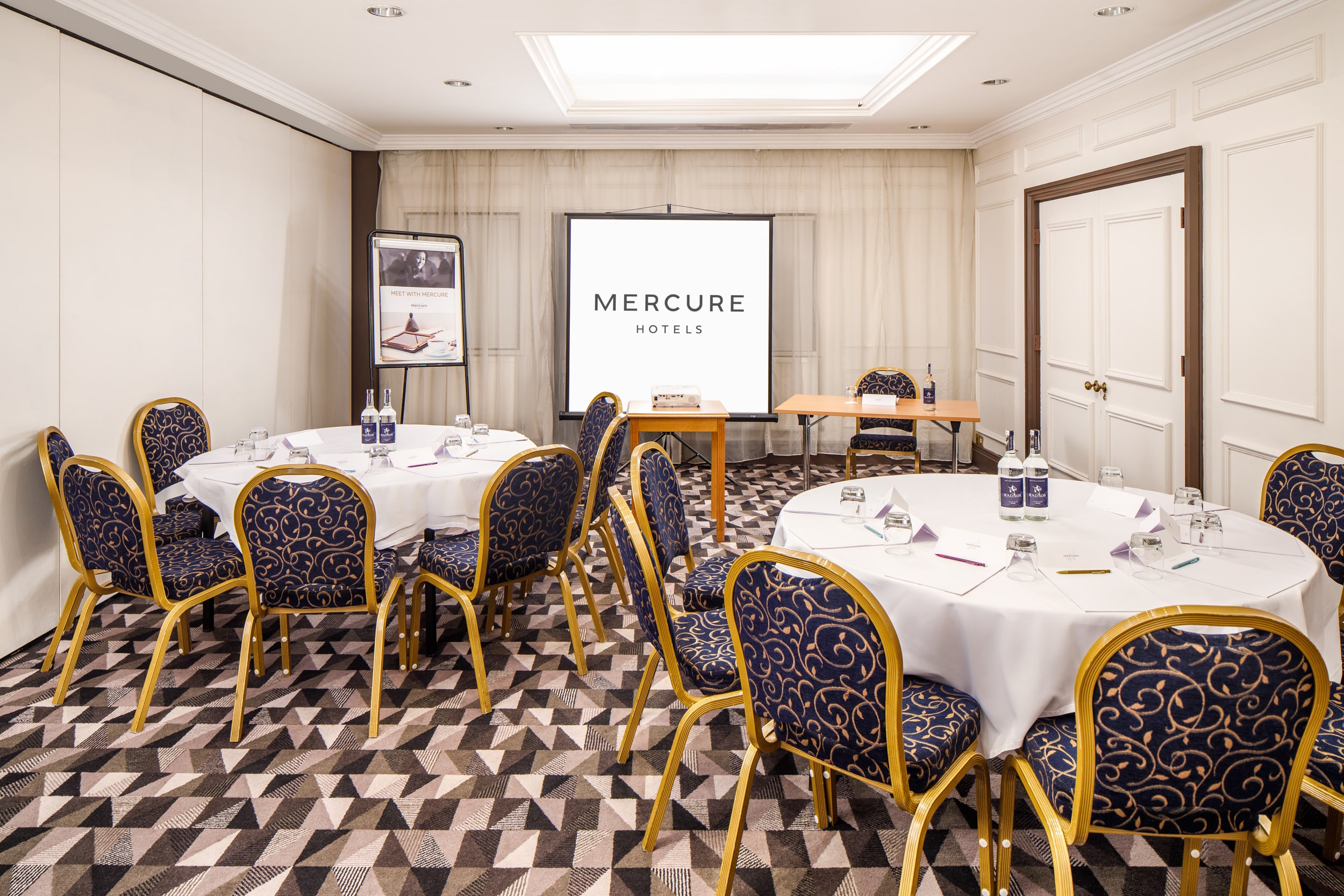 Lakeside 1 - c5bb1b7a-d558-4119-8ab2-cca0aecd1f94.jpg