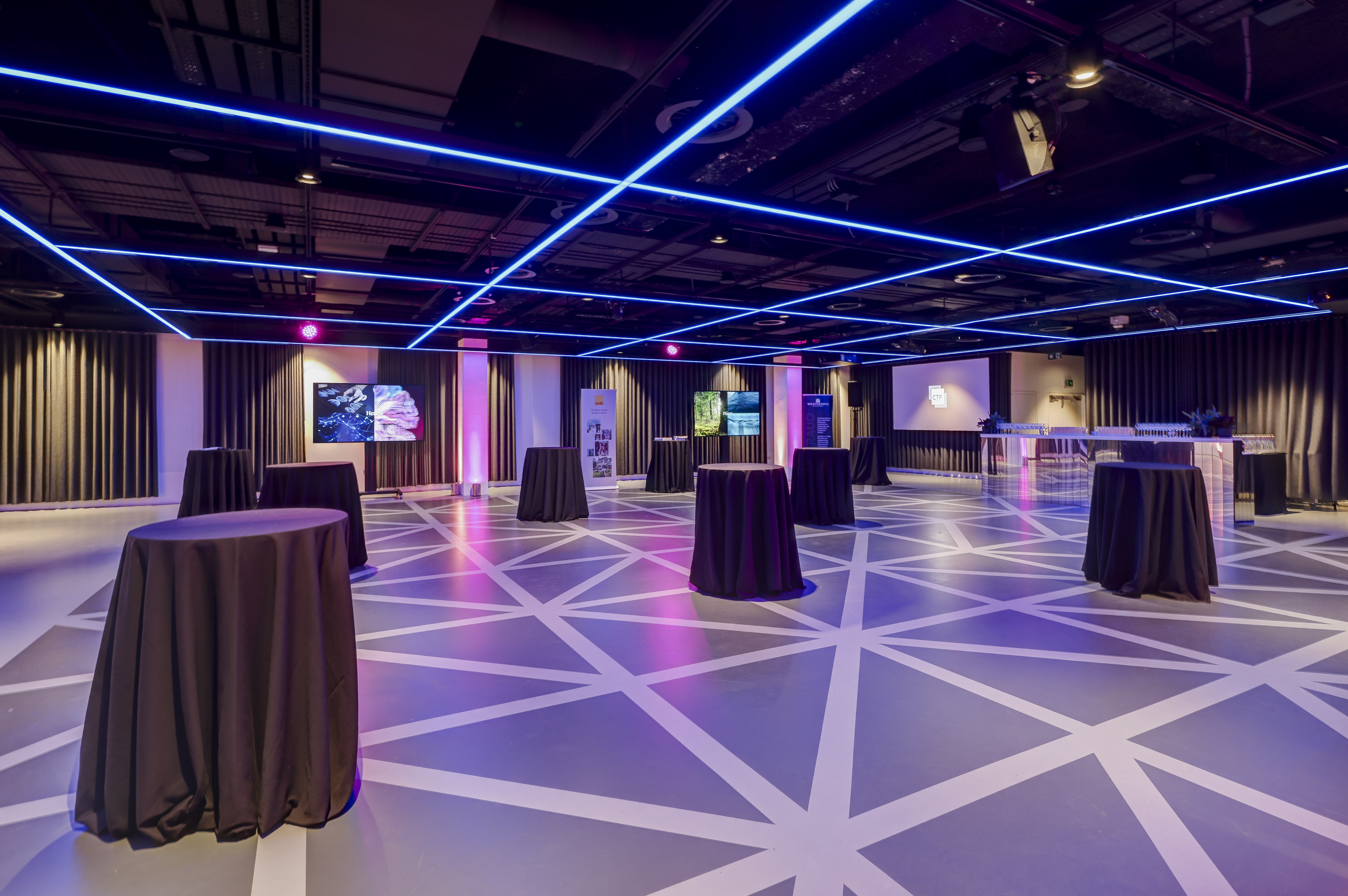 Illuminate Museum event, neon lighting, corporate mixer