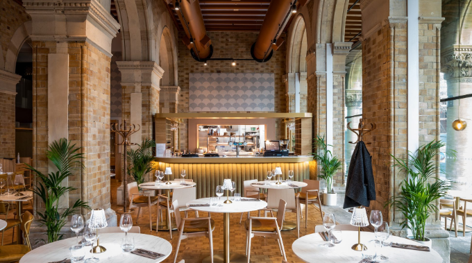 Industrial-chic Bristol Beacon venue for corporate networking dinners and boutique receptions.