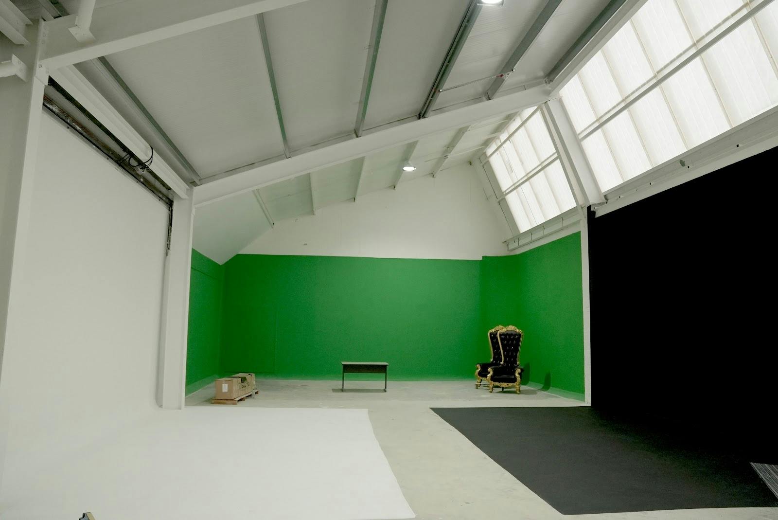 Versatile Universal Film Studios production studio with green wall for events and video shoots.