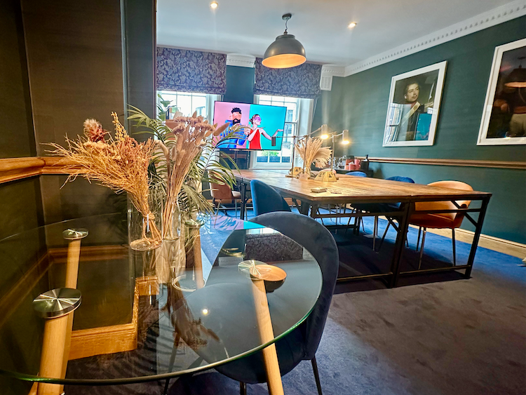 Boardroom - 4d8a9bdd-6d75-4feb-ba40-4e2a60084219.png