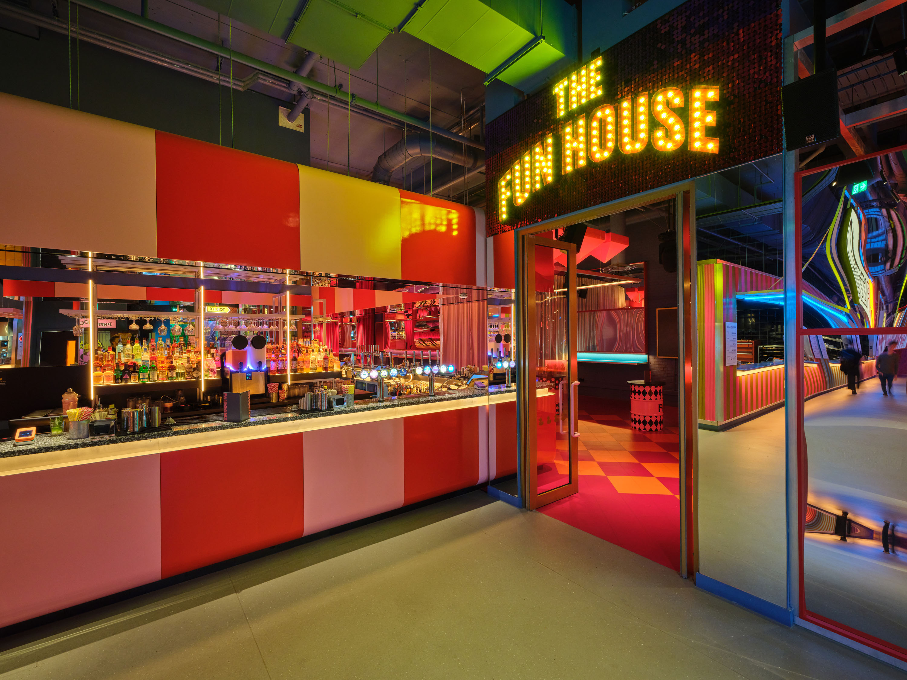 Exclusive Hire - 571dc6a4-7d66-4b49-94f8-4e10ea798315.jpg