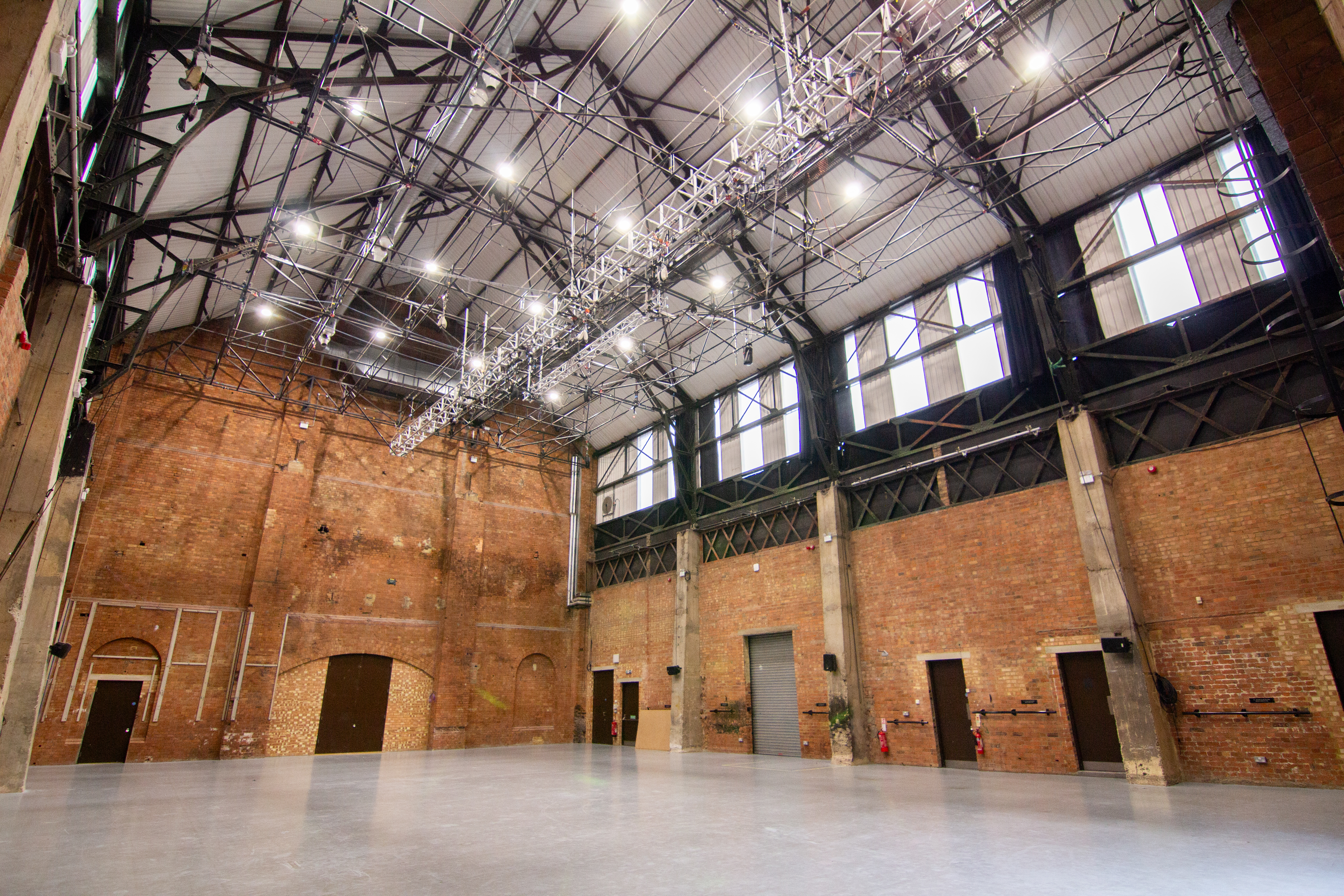 Full Hire - f26a802c-b2f2-4479-87d9-753f115432bd.jpg