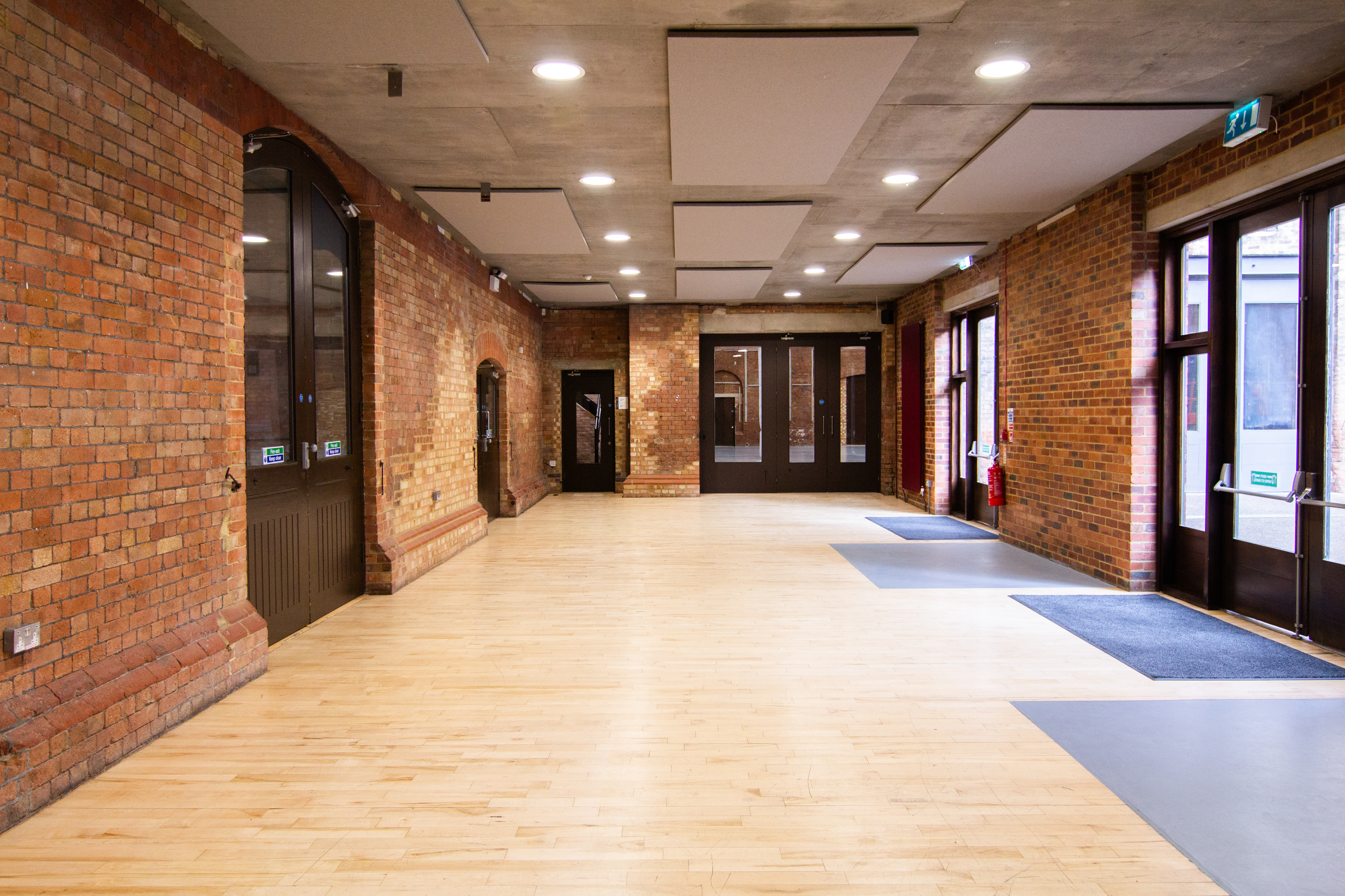 Full Hire - f2b9a649-8625-4750-bb5d-dc538dca1202.jpg