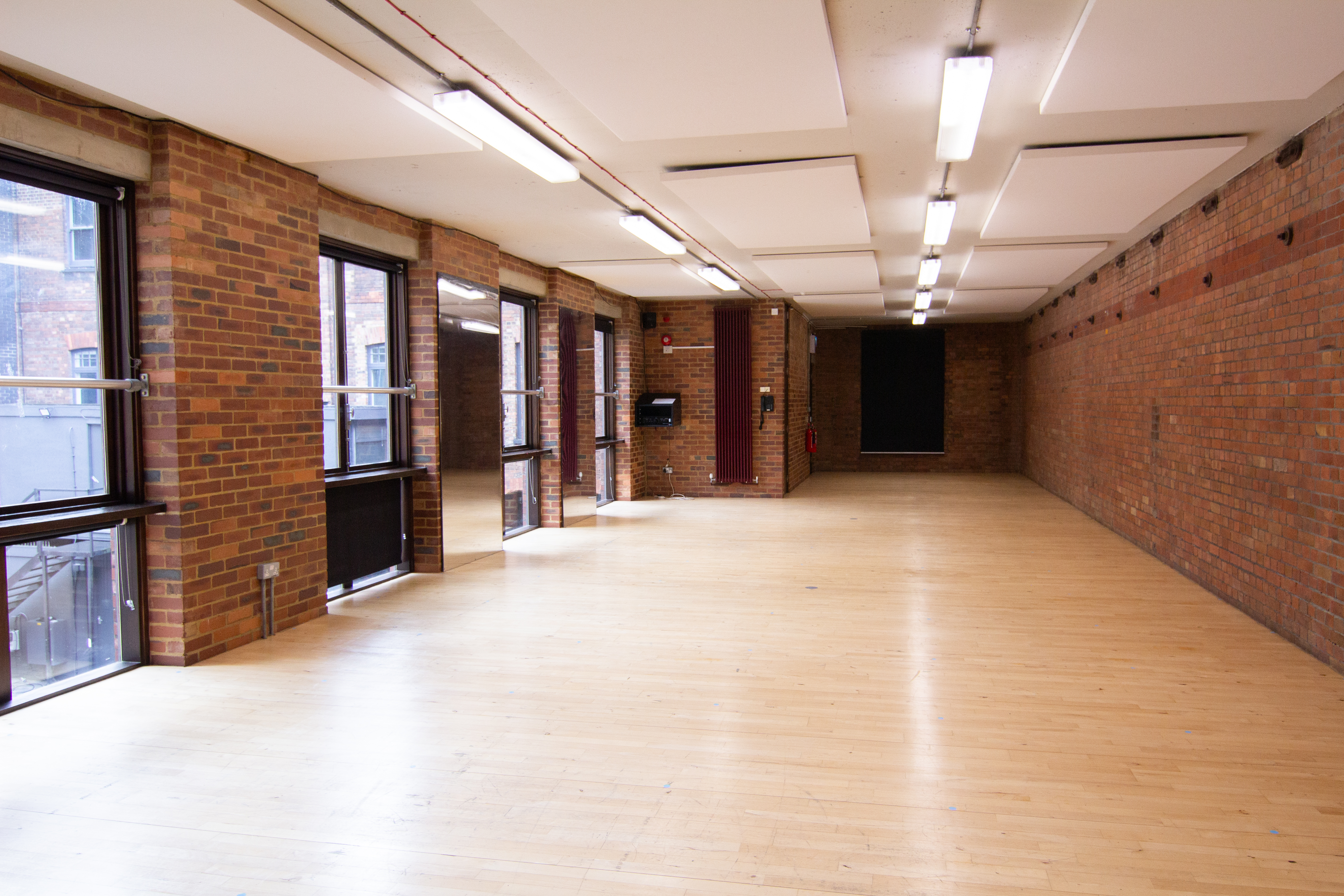 Full Hire - 5ffc4f36-15d0-461d-b934-b5548378b8a8.jpg