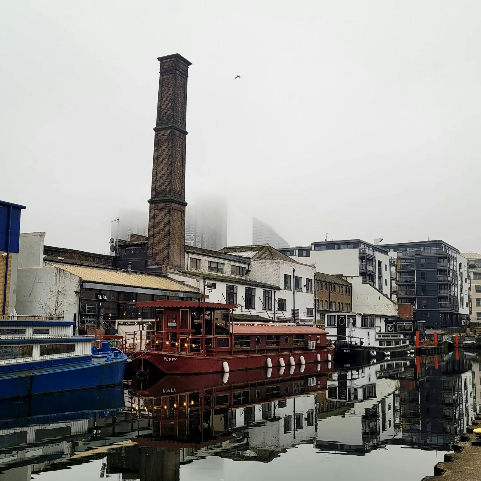 Holborn Studios - >Peter Brawand</a>