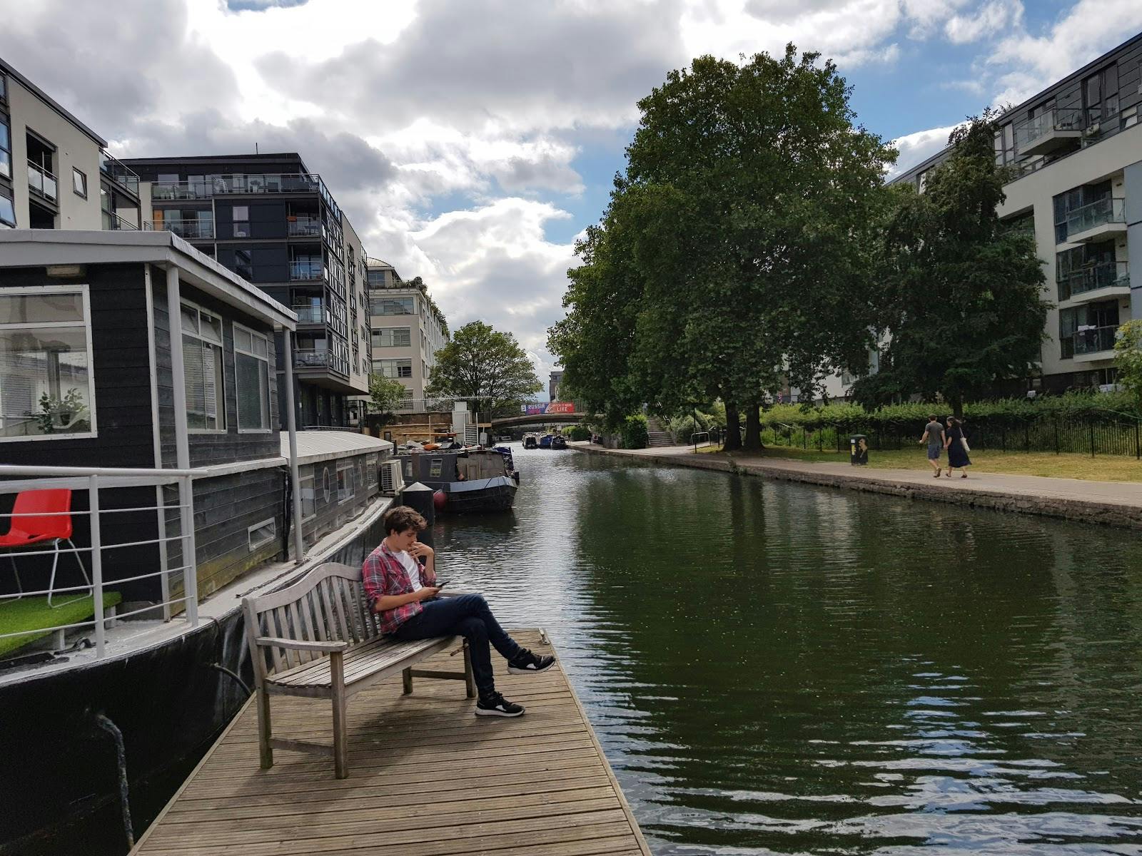 Photography studio at Holborn Studios by serene waterfront, ideal for outdoor events and retreats.