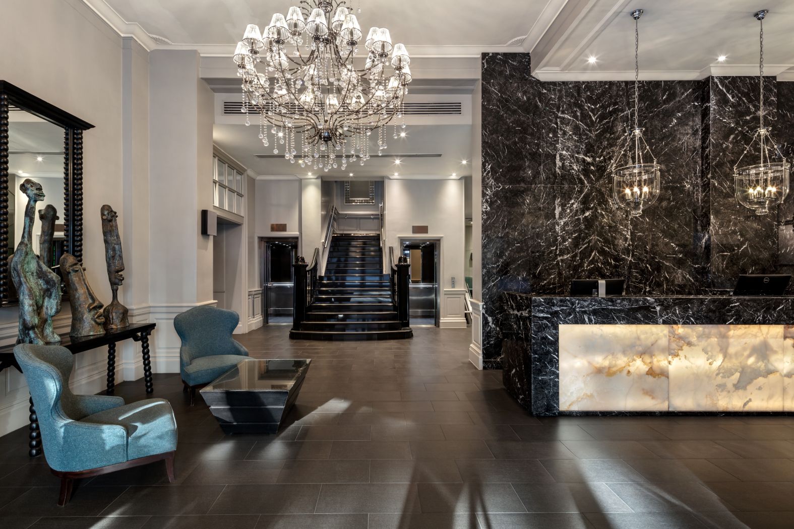 Elegant Fitzroy lobby at Radisson Blu London, perfect for meetings and events.