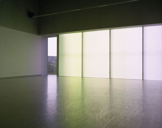 Spacious minimalist event space in Laban with natural light for corporate meetings and workshops.