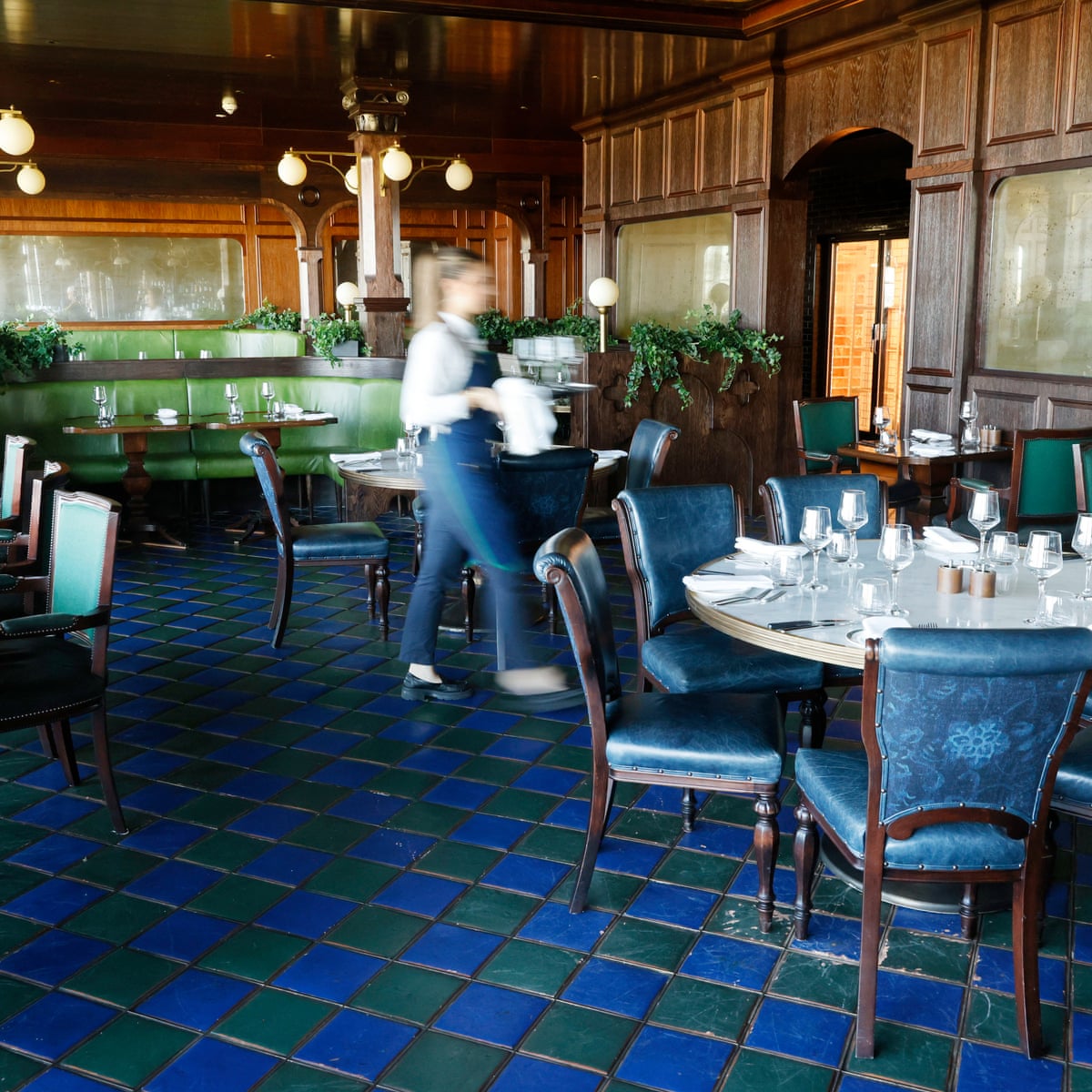 Elegant private events room at Harry's Restaurant, ideal for upscale meetings and gatherings.