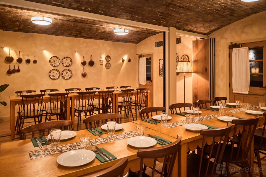 SOLMAR private dining room at Casa Mayfair, ideal for intimate dinners and workshops.