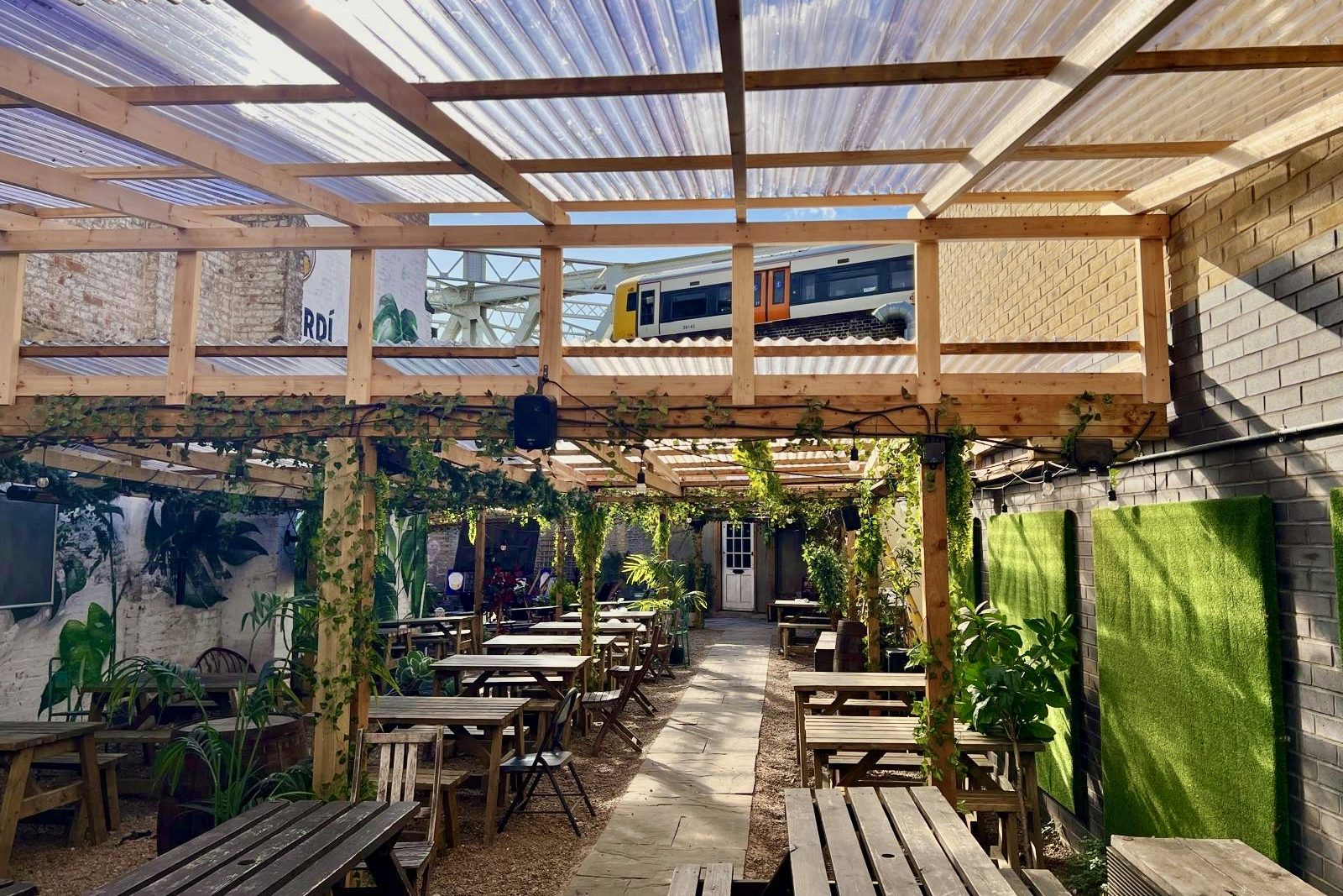 Garden + Main Arch - c162c6c8-a54b-4e66-99f9-5c9c762d6a76.jpeg