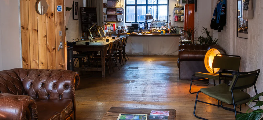 The Lounge - b7c3cb30-4d6e-4990-869b-63b0c4981df1.png